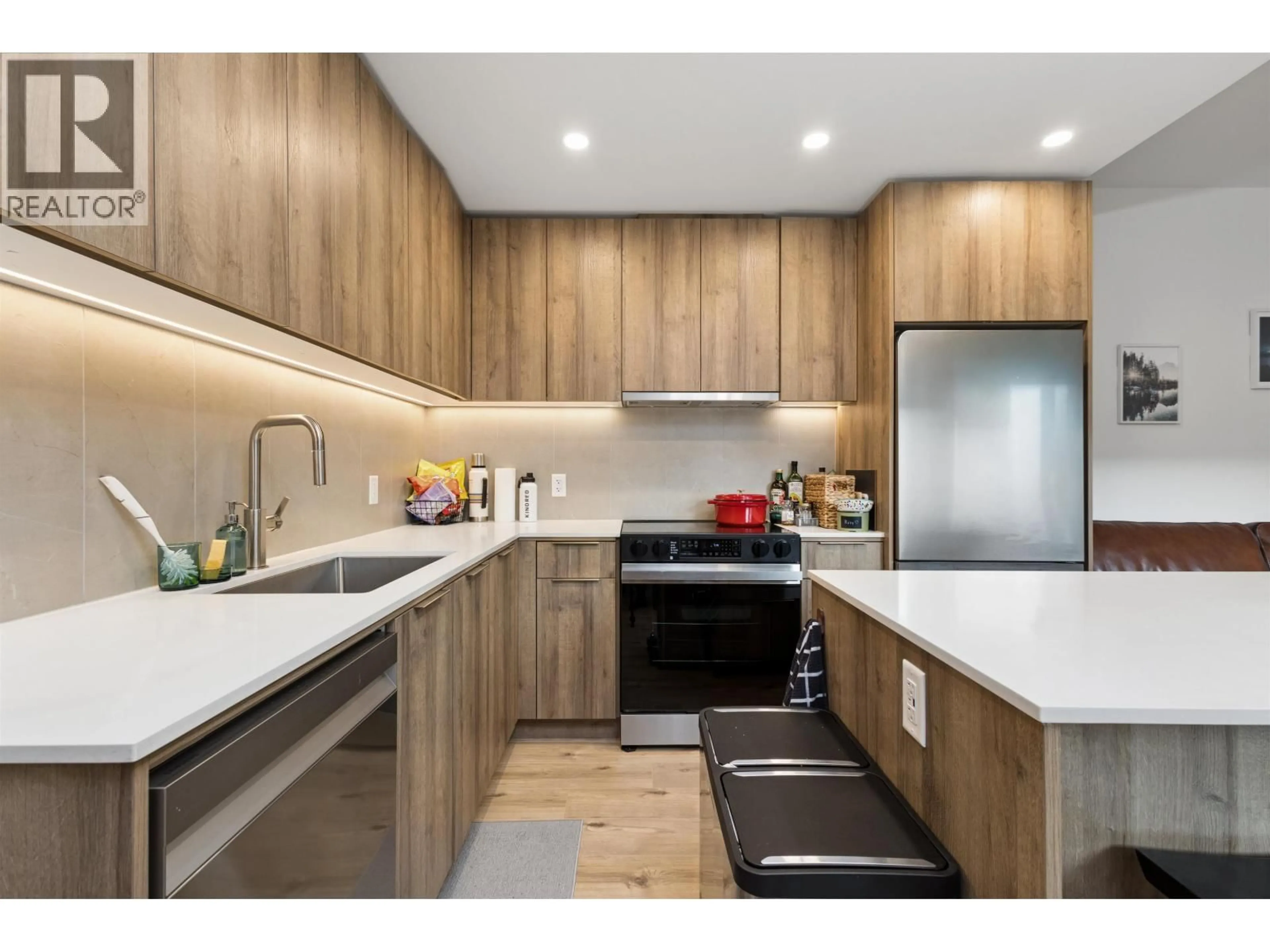 Unknown for 204 - 3596 MALSUM DRIVE, North Vancouver British Columbia V7G0B5