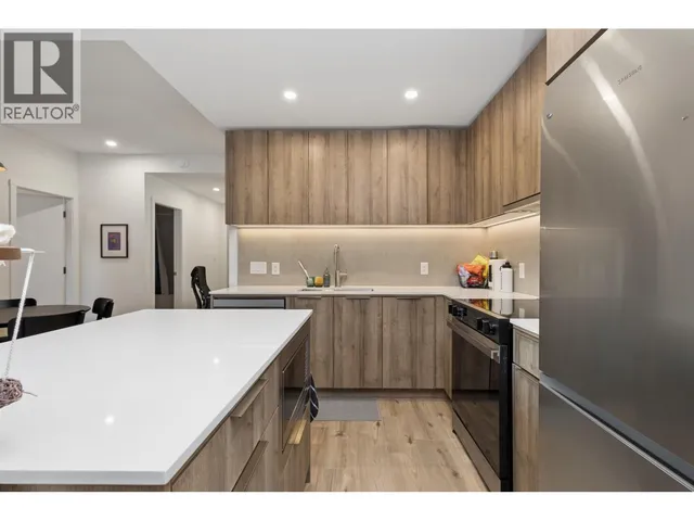 204 - 3596 MALSUM DRIVE, North Vancouver 3