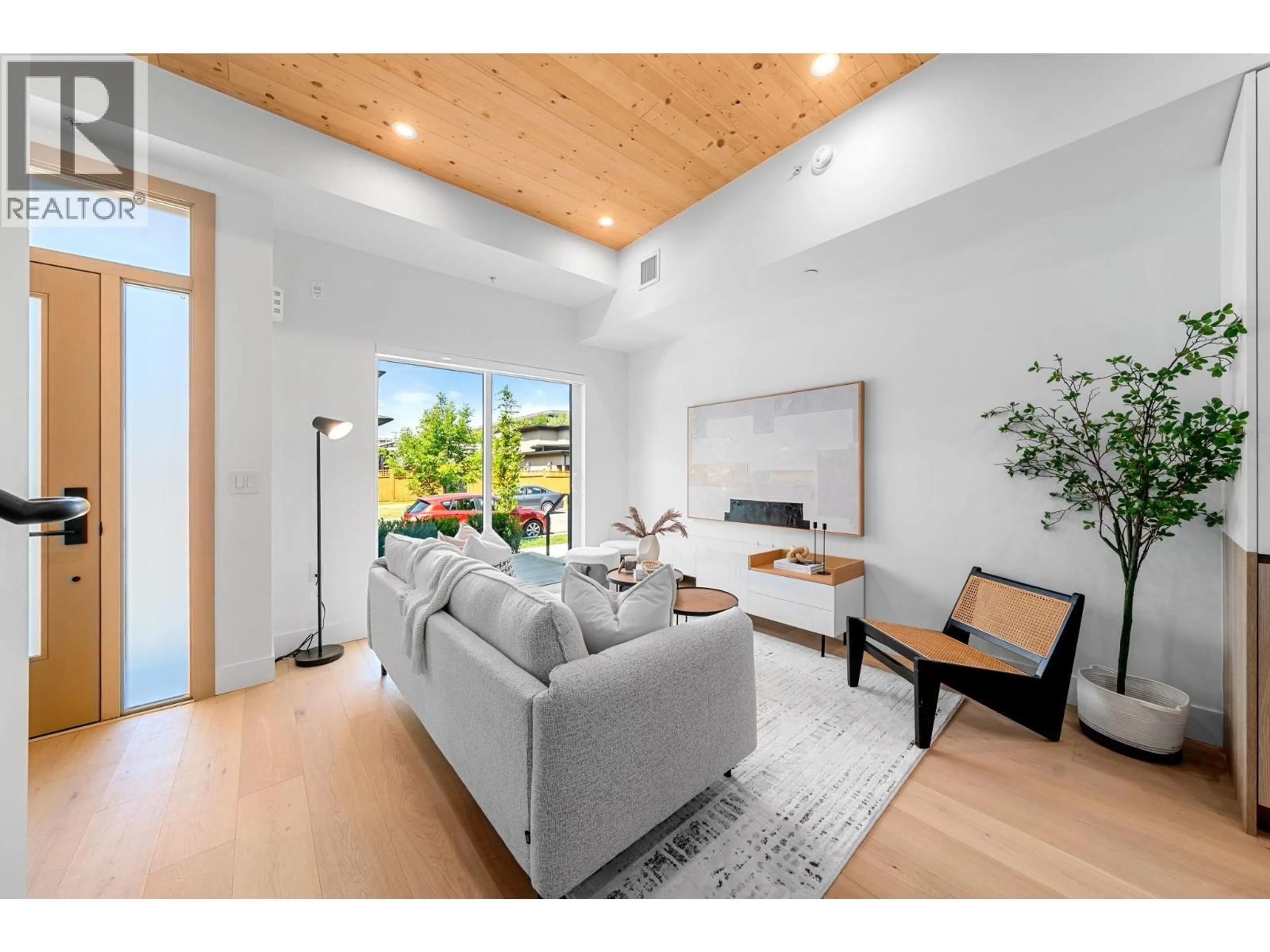 Living room with furniture, unknown for 4170 COLUMBIA STREET, Vancouver British Columbia V5Y2J6