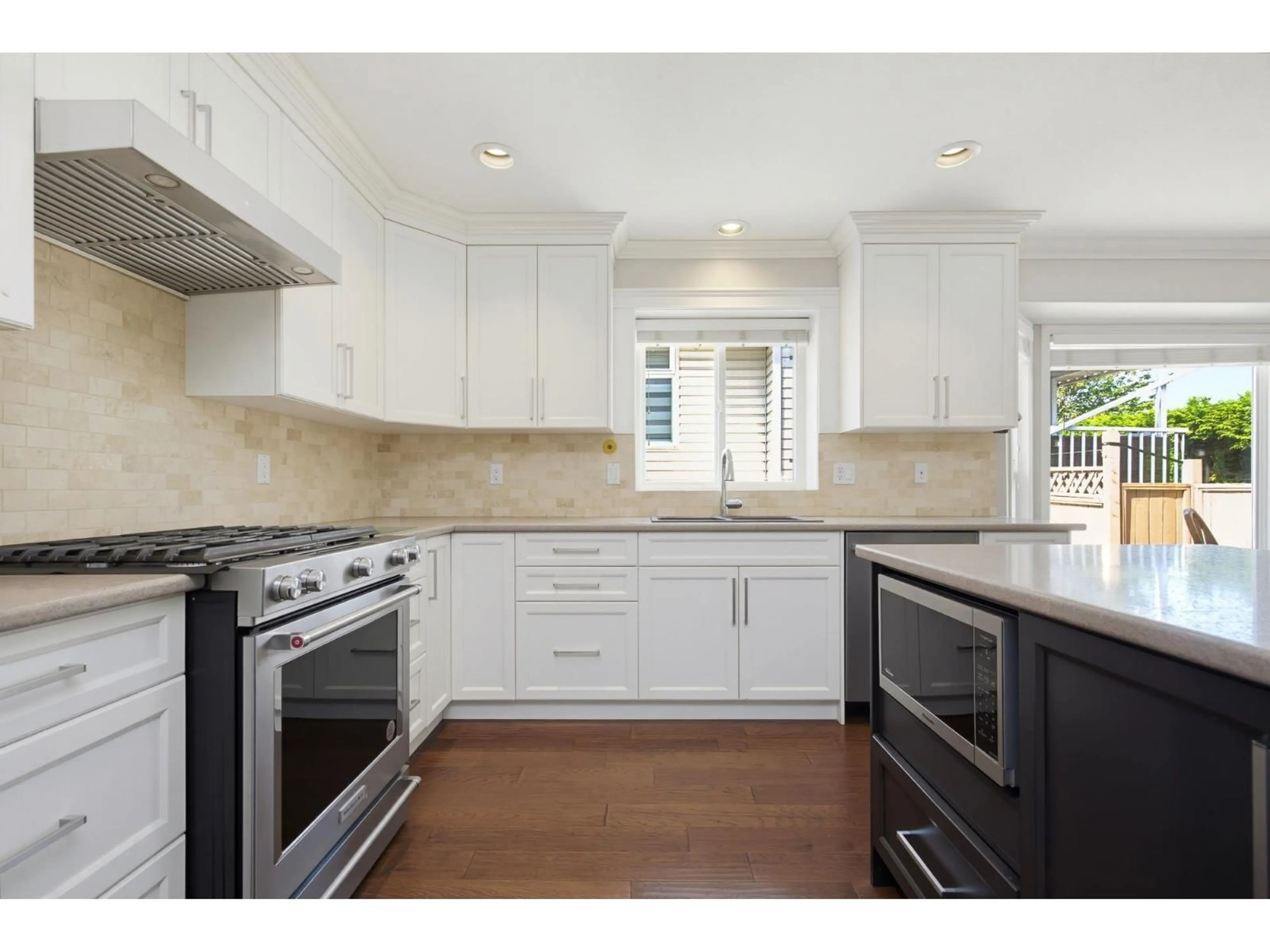 Open concept kitchen, unknown for 31431 SOUTHERN DRIVE, Abbotsford British Columbia V2T5N9
