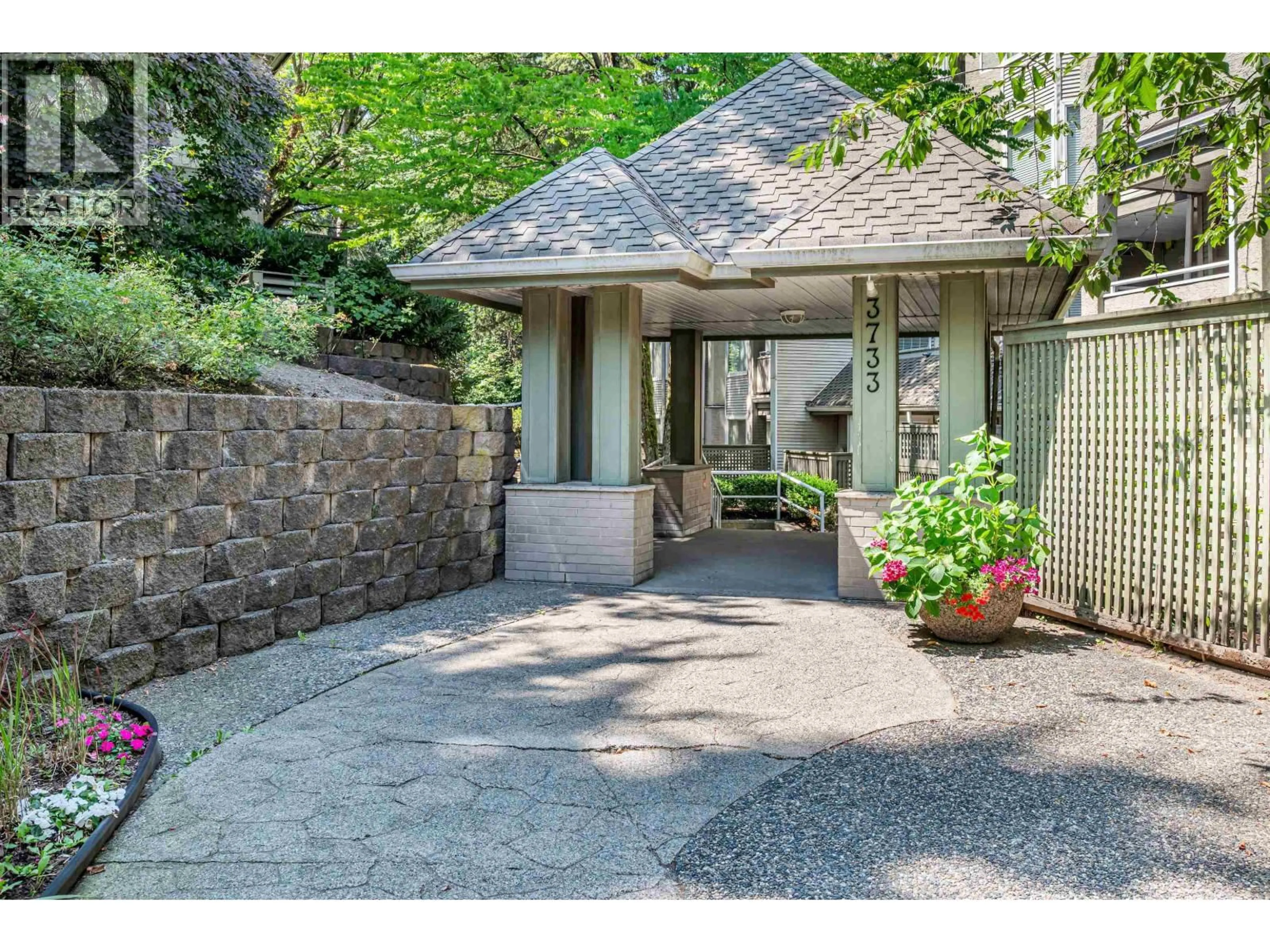 Indoor entryway for 101 - 3733 NORFOLK STREET, Burnaby British Columbia V5G4V5