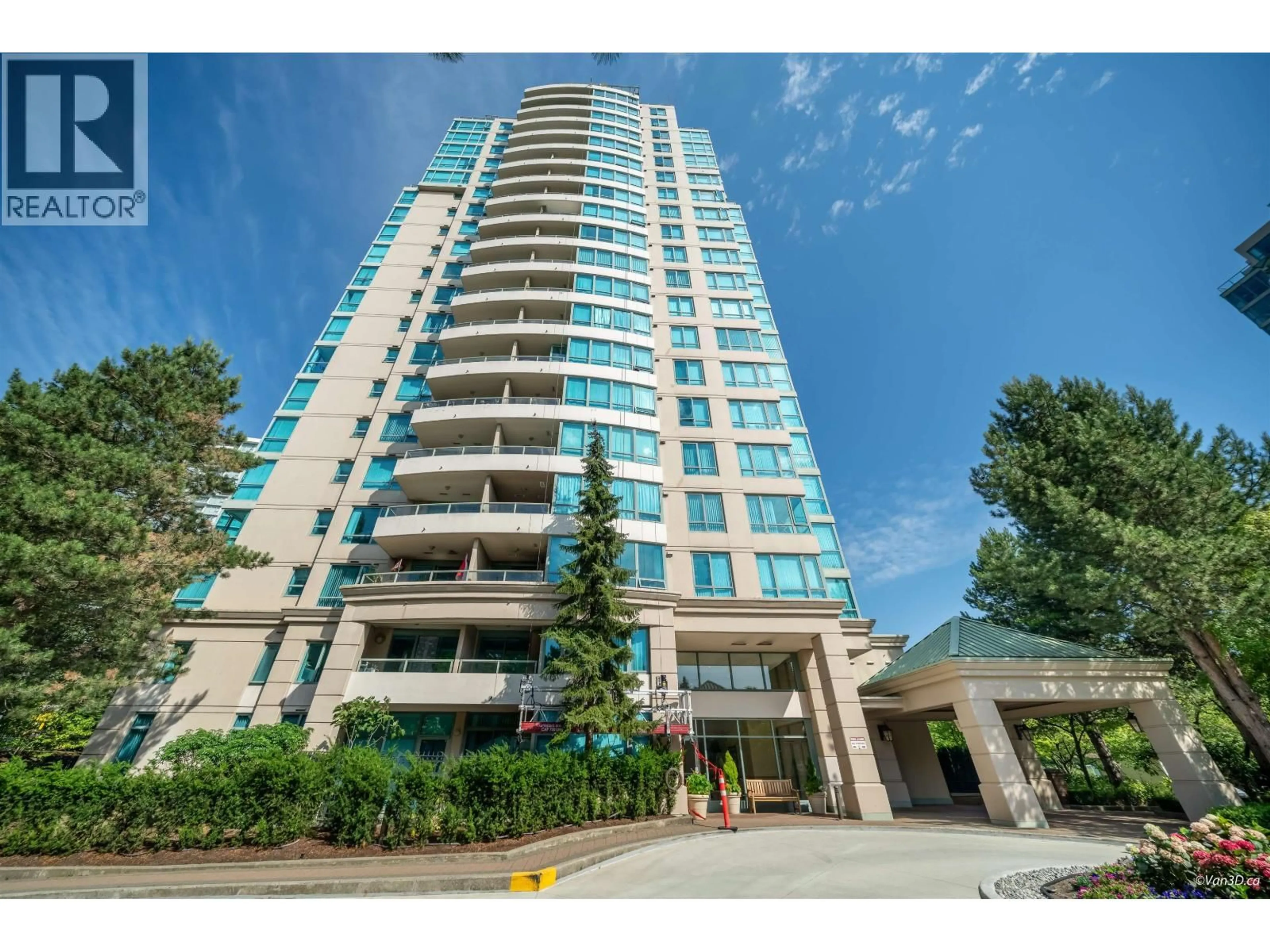 Indoor foyer for 1801 - 6611 SOUTHOAKS CRESCENT CRESCENT, Burnaby British Columbia V5E4L5