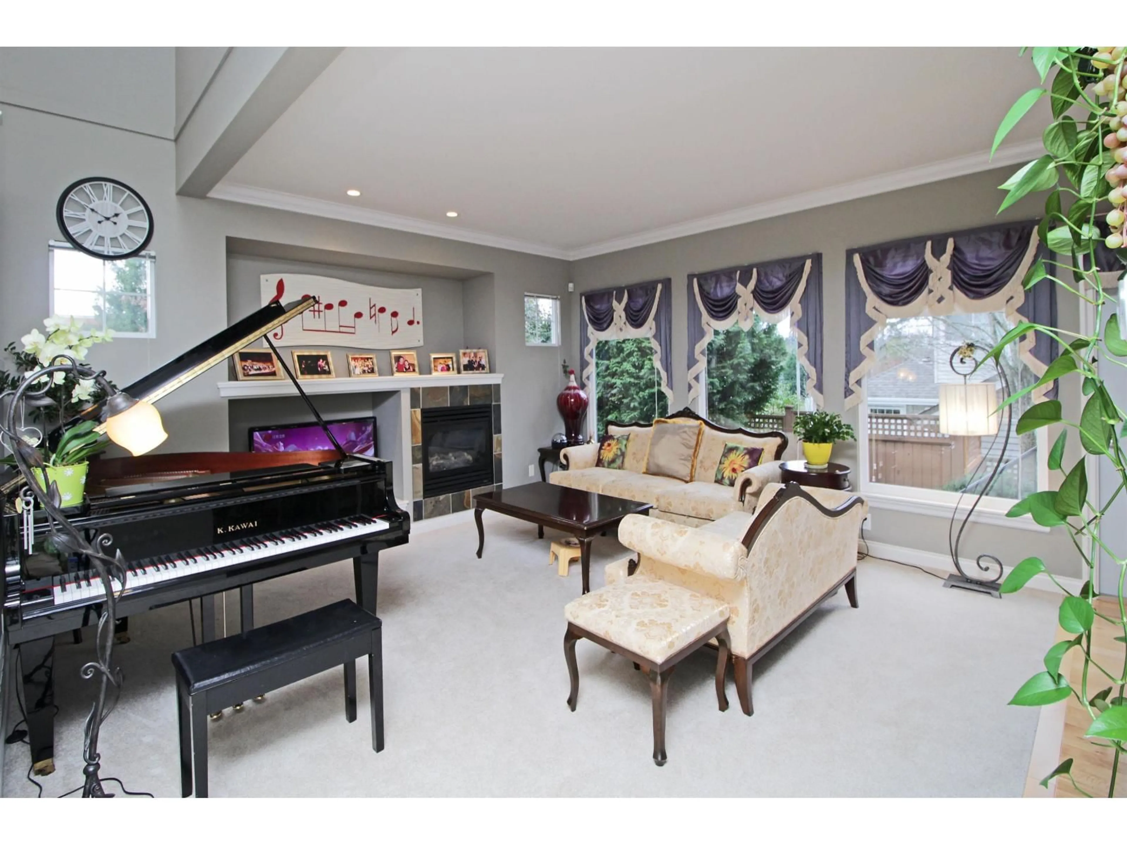Living room with furniture, ceramic/tile floor for 3303 148A STREET, Surrey British Columbia V4P3R2
