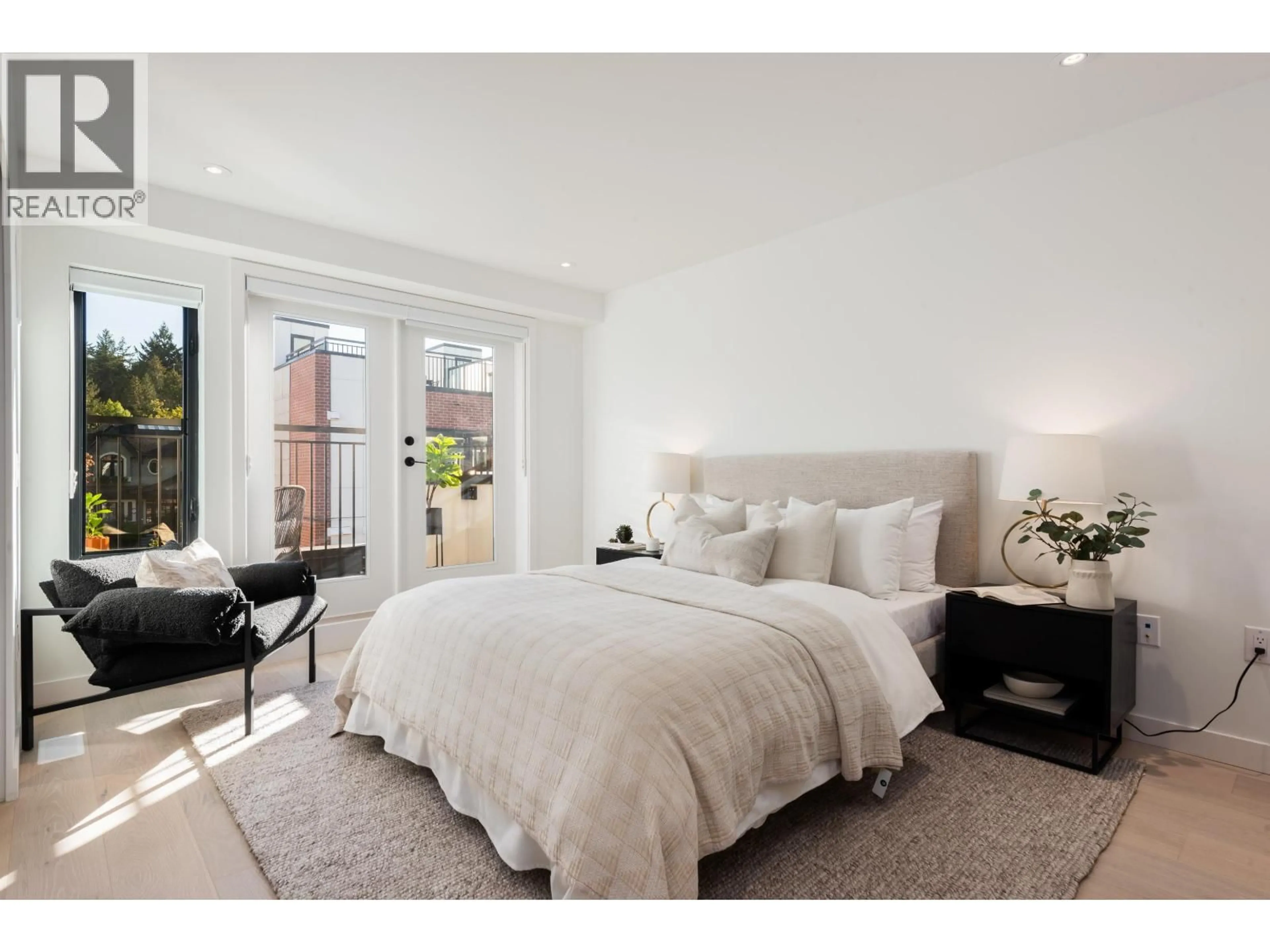 Bedroom with bed, unknown for 221 - 471 28TH AVENUE, Vancouver British Columbia V5Y0P2