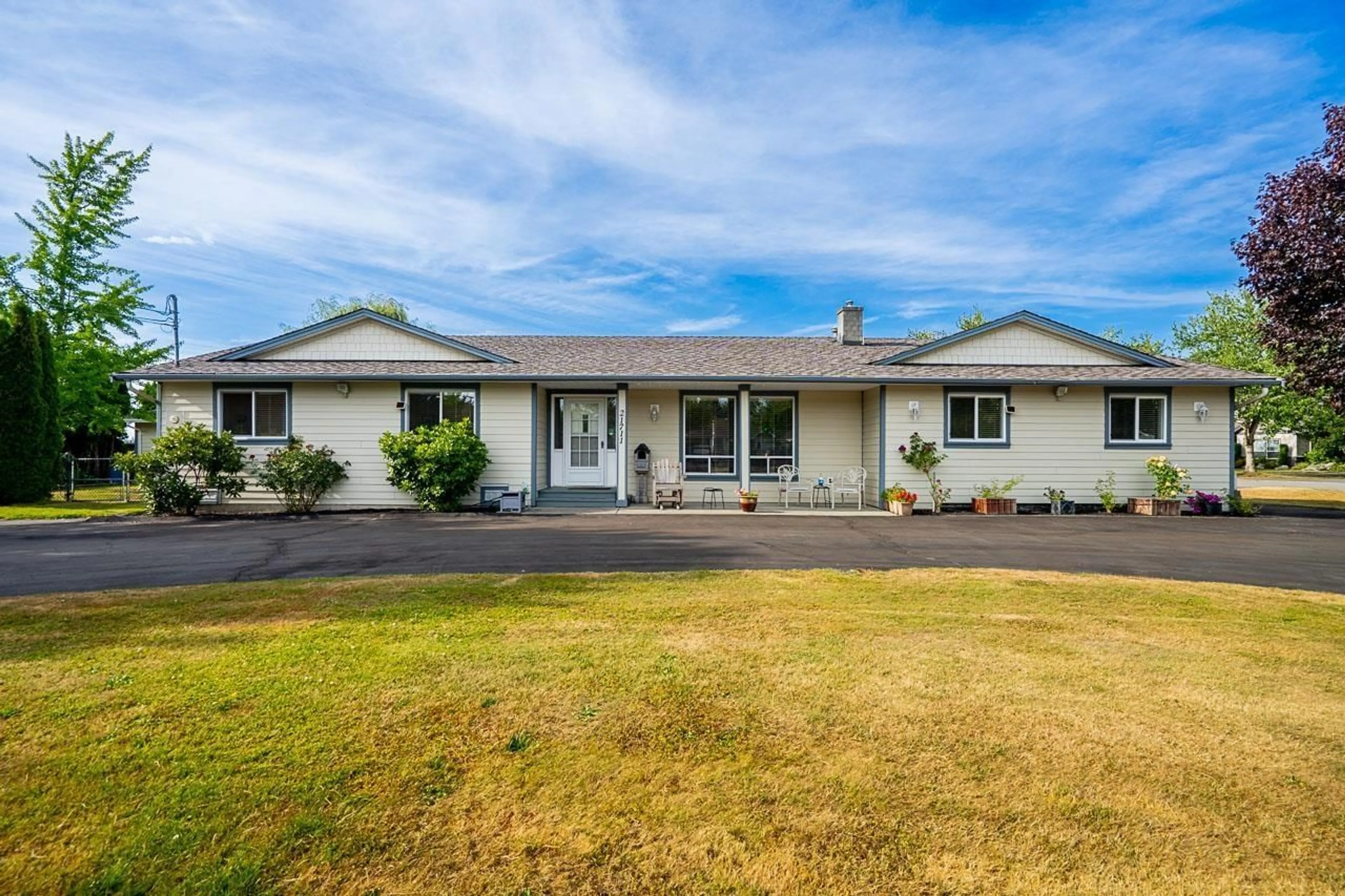 A pic from outside/outdoor area/front of a property/back of a property/a pic from drone, unknown for 21711 52 AVENUE, Langley British Columbia V2Y1L7