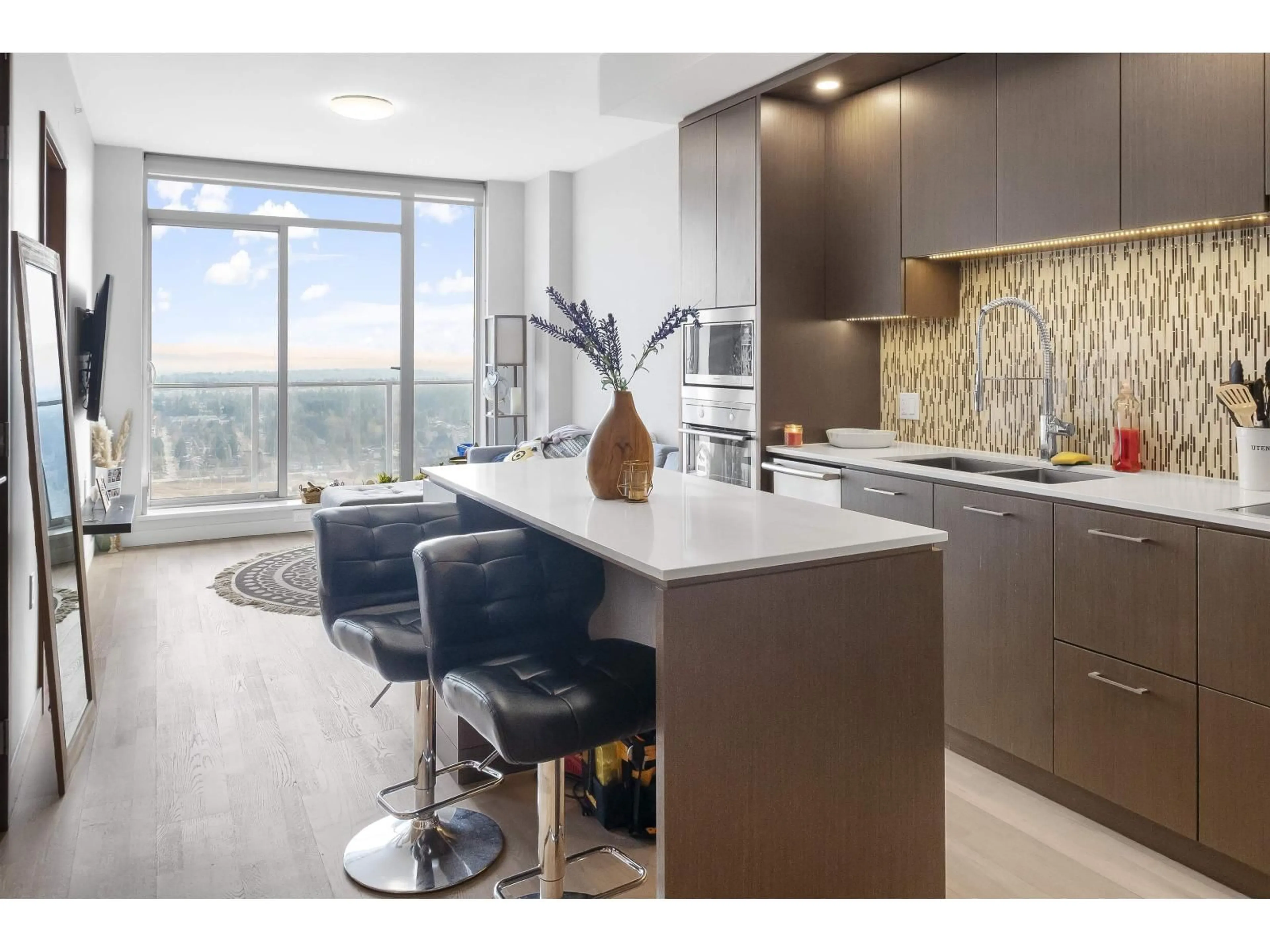 Open concept kitchen, unknown for 5004 - 13495 CENTRAL AVENUE, Surrey British Columbia V3T0K2