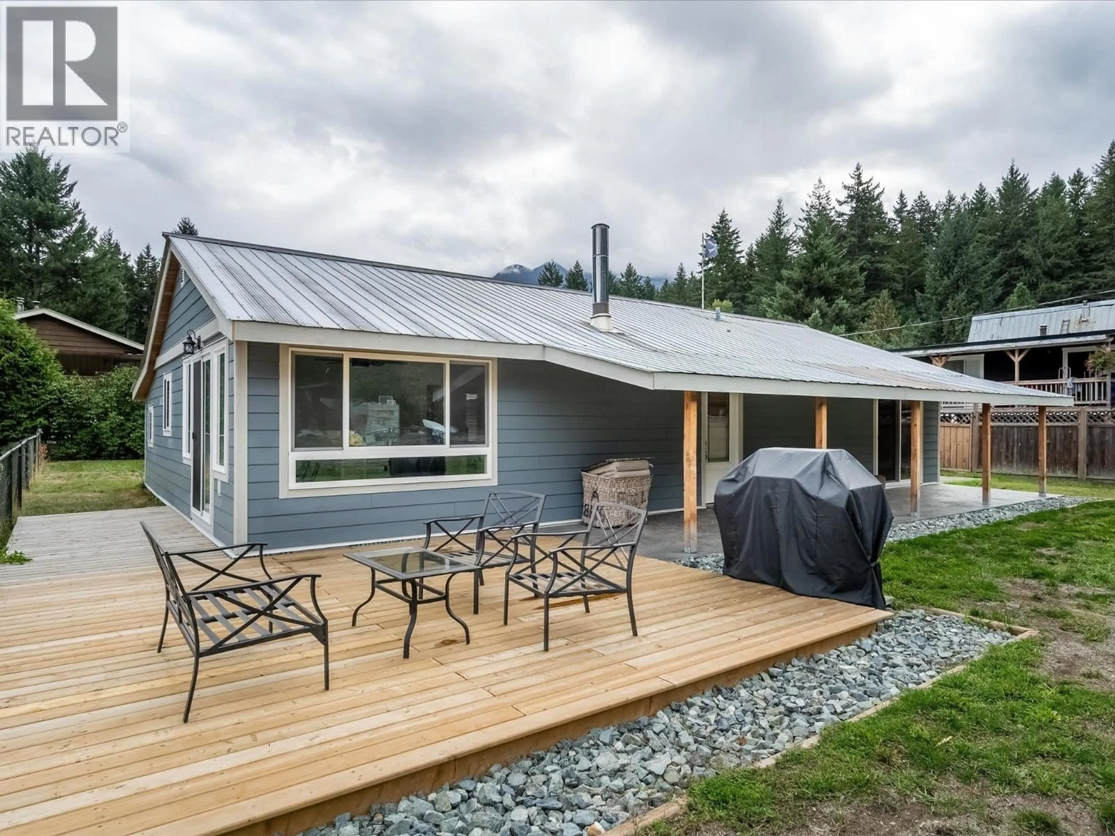 Home with vinyl exterior material, unknown for 10008 KOOCHA ROAD, D'Arcy British Columbia V0N1L0