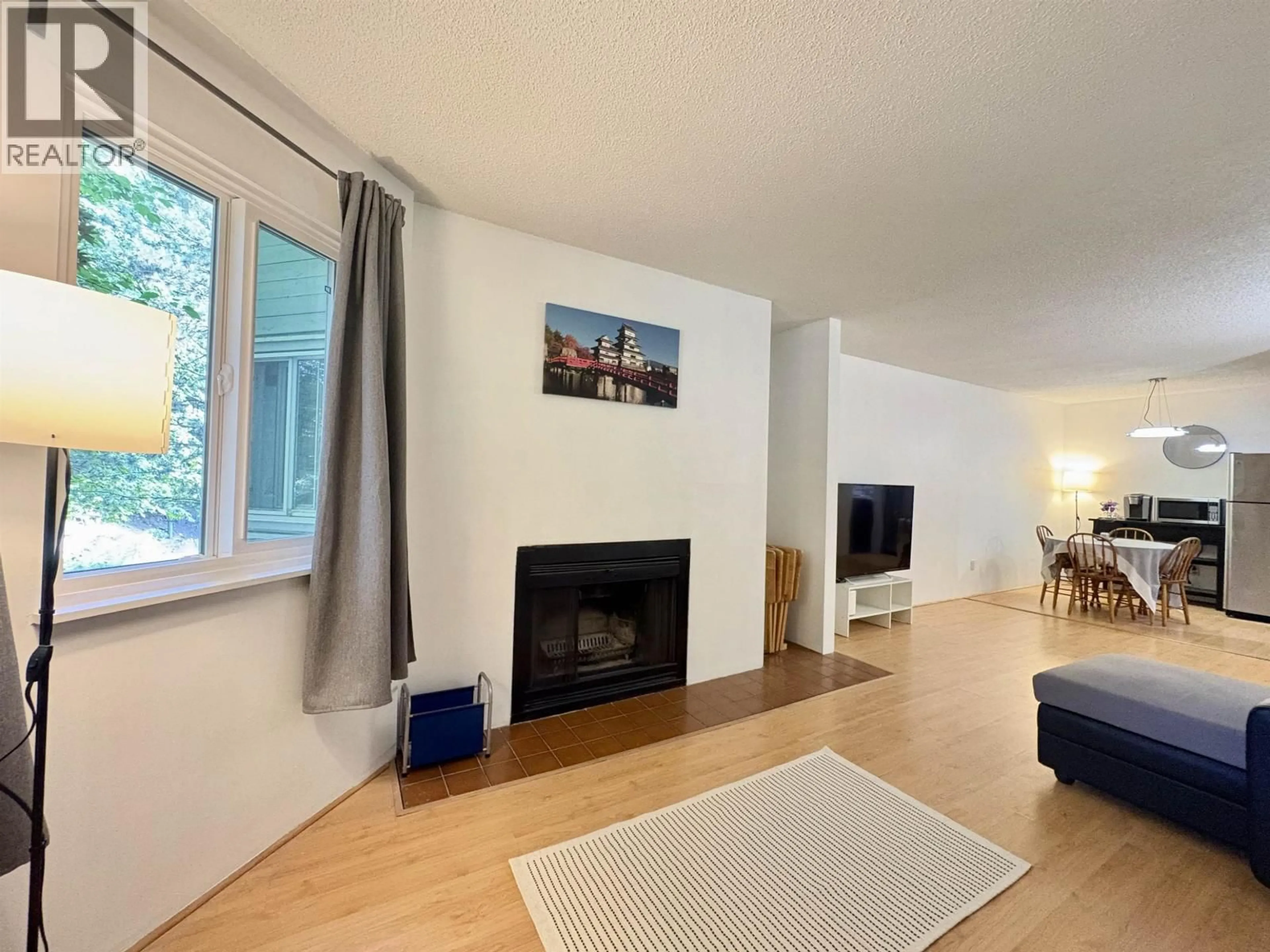 A pic of a room for 312 - 9880 MANCHESTER DRIVE, Burnaby British Columbia V3N4R3