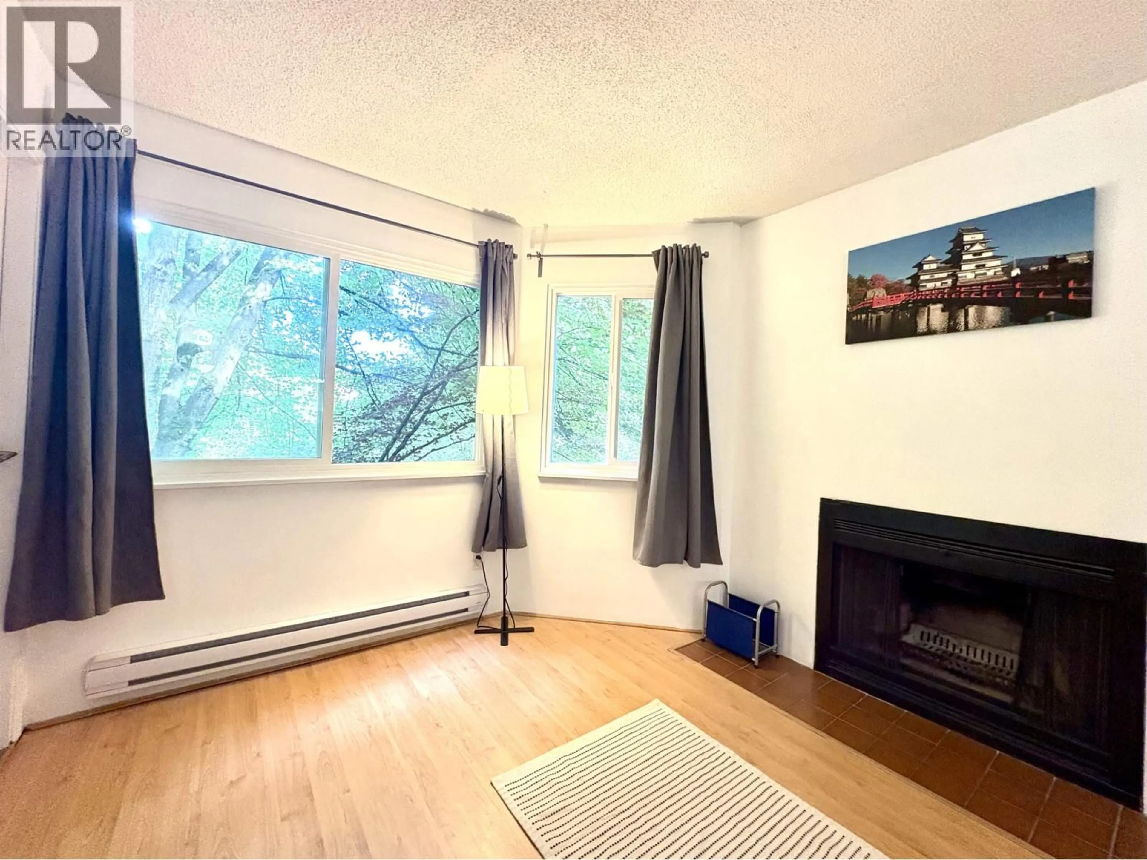 A pic of a room for 312 - 9880 MANCHESTER DRIVE, Burnaby British Columbia V3N4R3