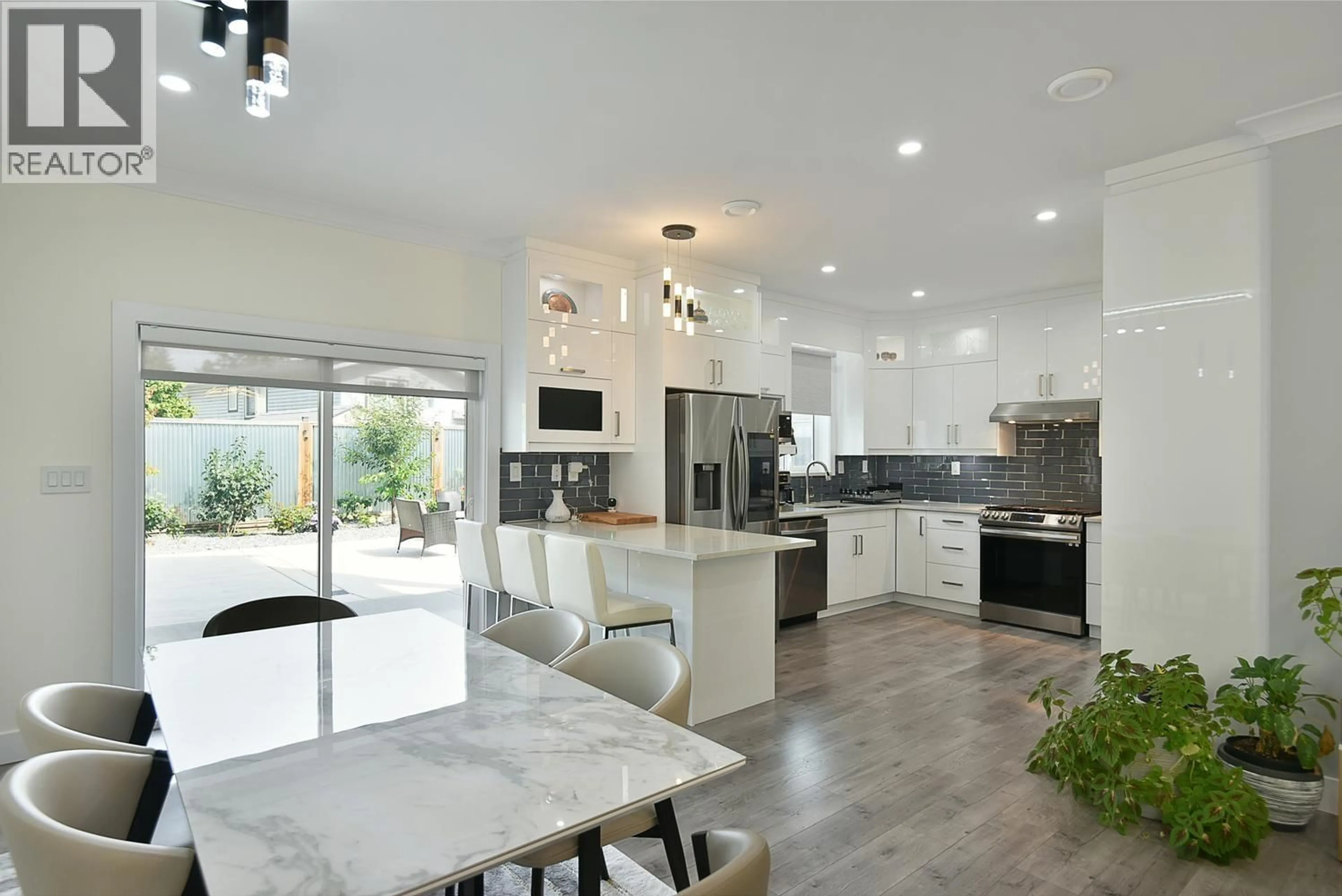 Open concept kitchen, unknown for 514 JORDAN WAY, Gibsons British Columbia V0N1V5