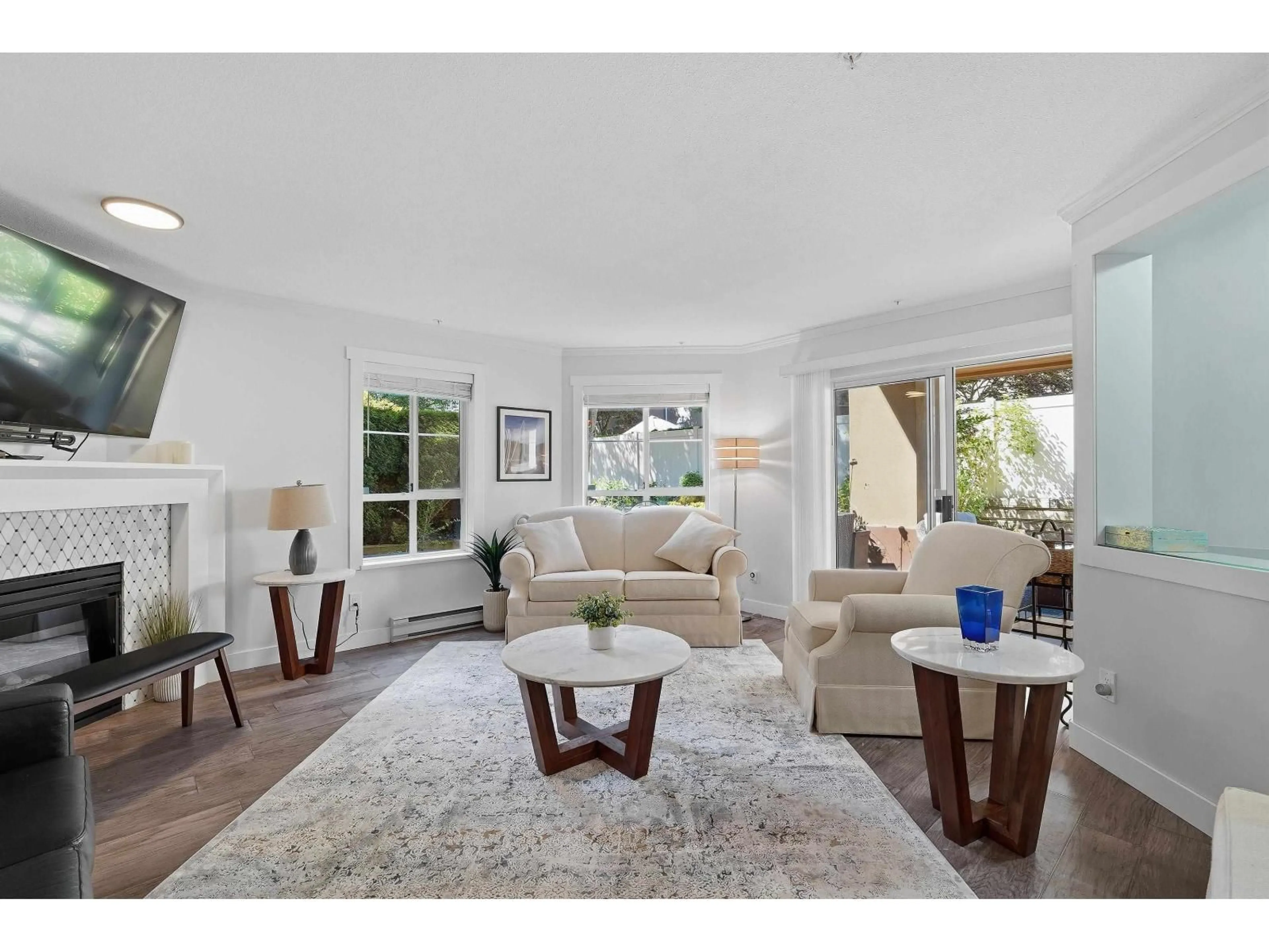 Living room with furniture, unknown for 114 - 15155 22 AVENUE, Surrey British Columbia V4A9T4