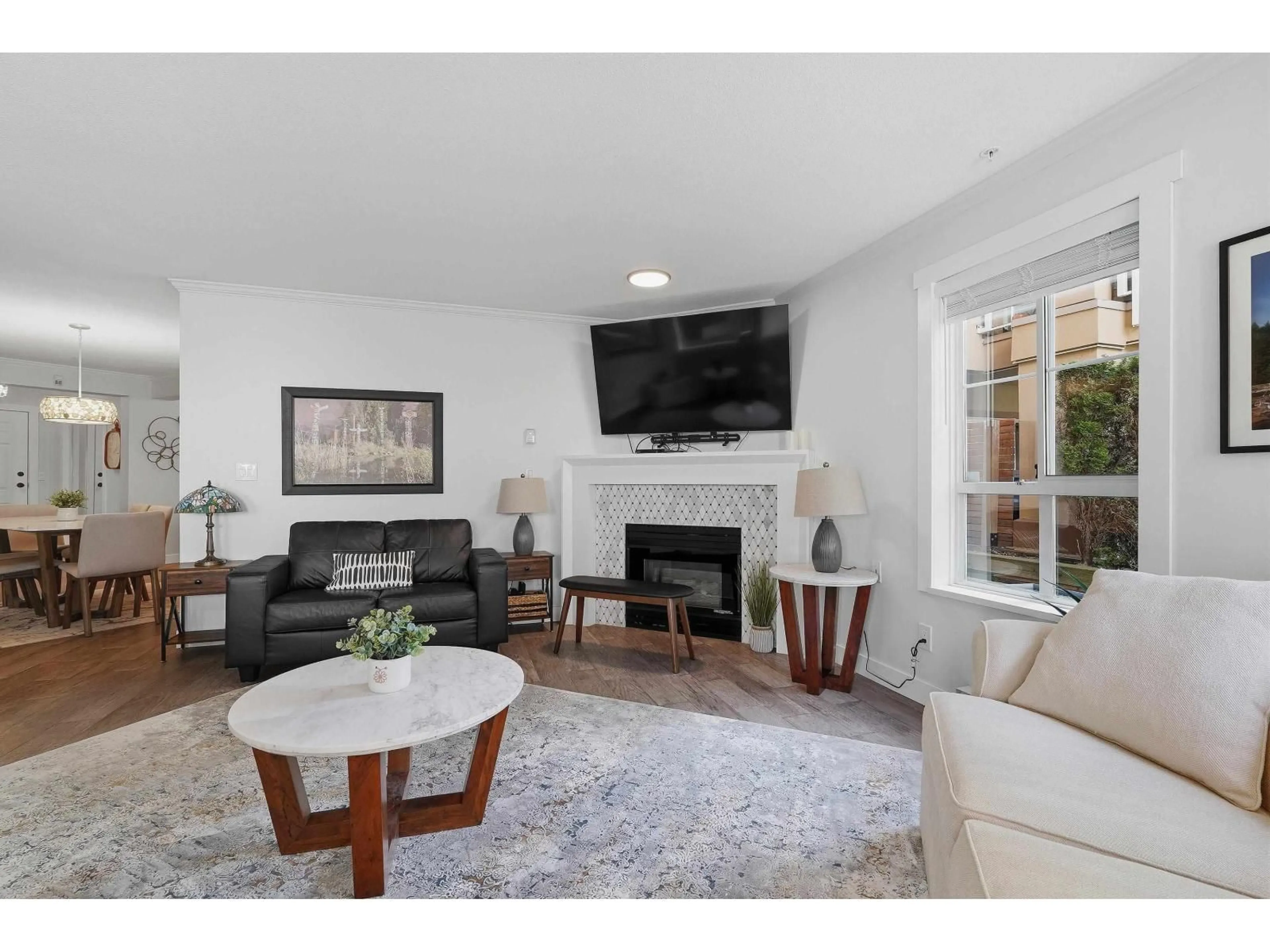 Living room with furniture, unknown for 114 - 15155 22 AVENUE, Surrey British Columbia V4A9T4