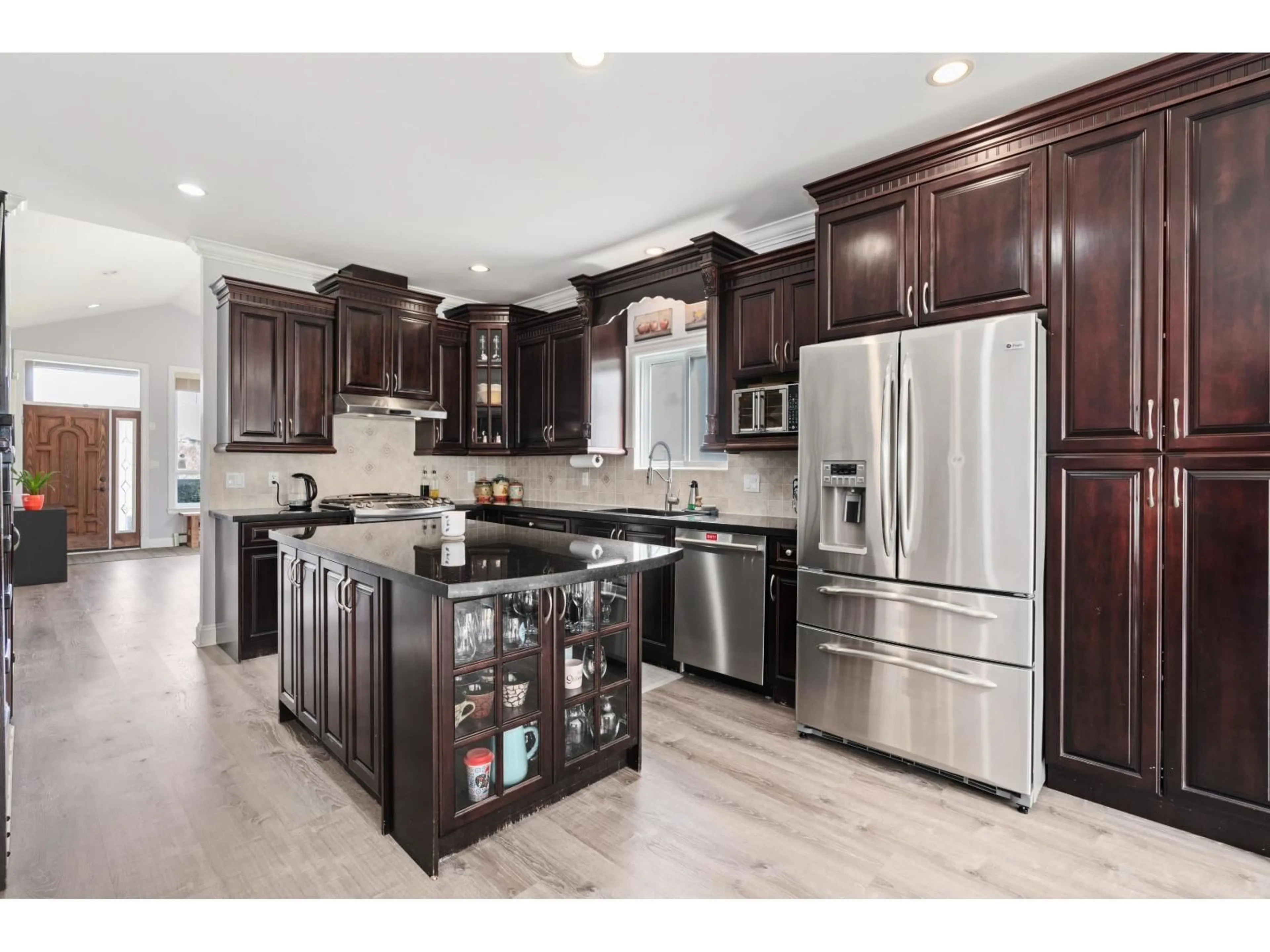 Open concept kitchen, unknown for 11288 87A AVENUE, Delta British Columbia V4C3A6