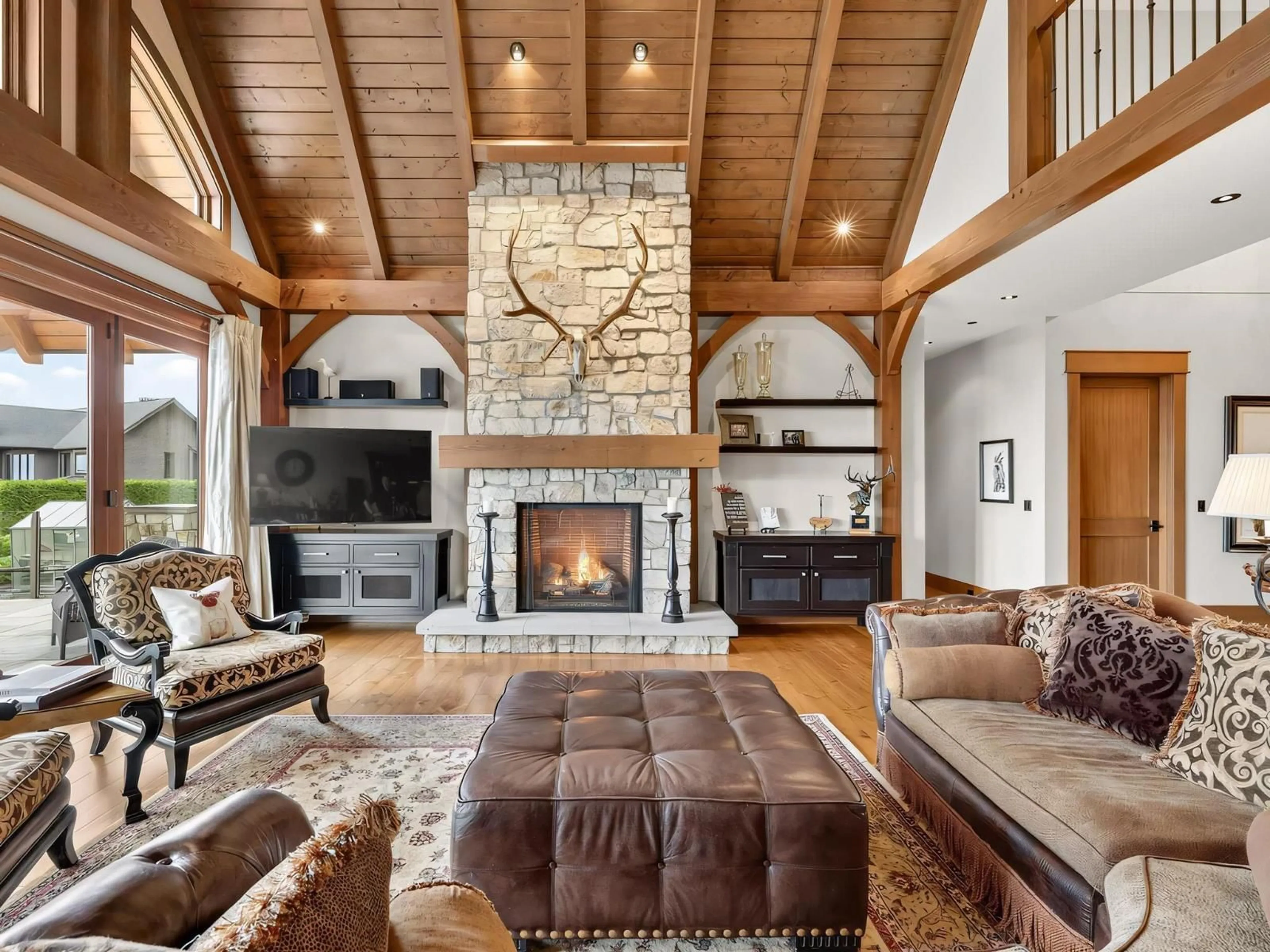 Living room with furniture, unknown for 19885 1 AVENUE, Langley British Columbia V2Z0A4