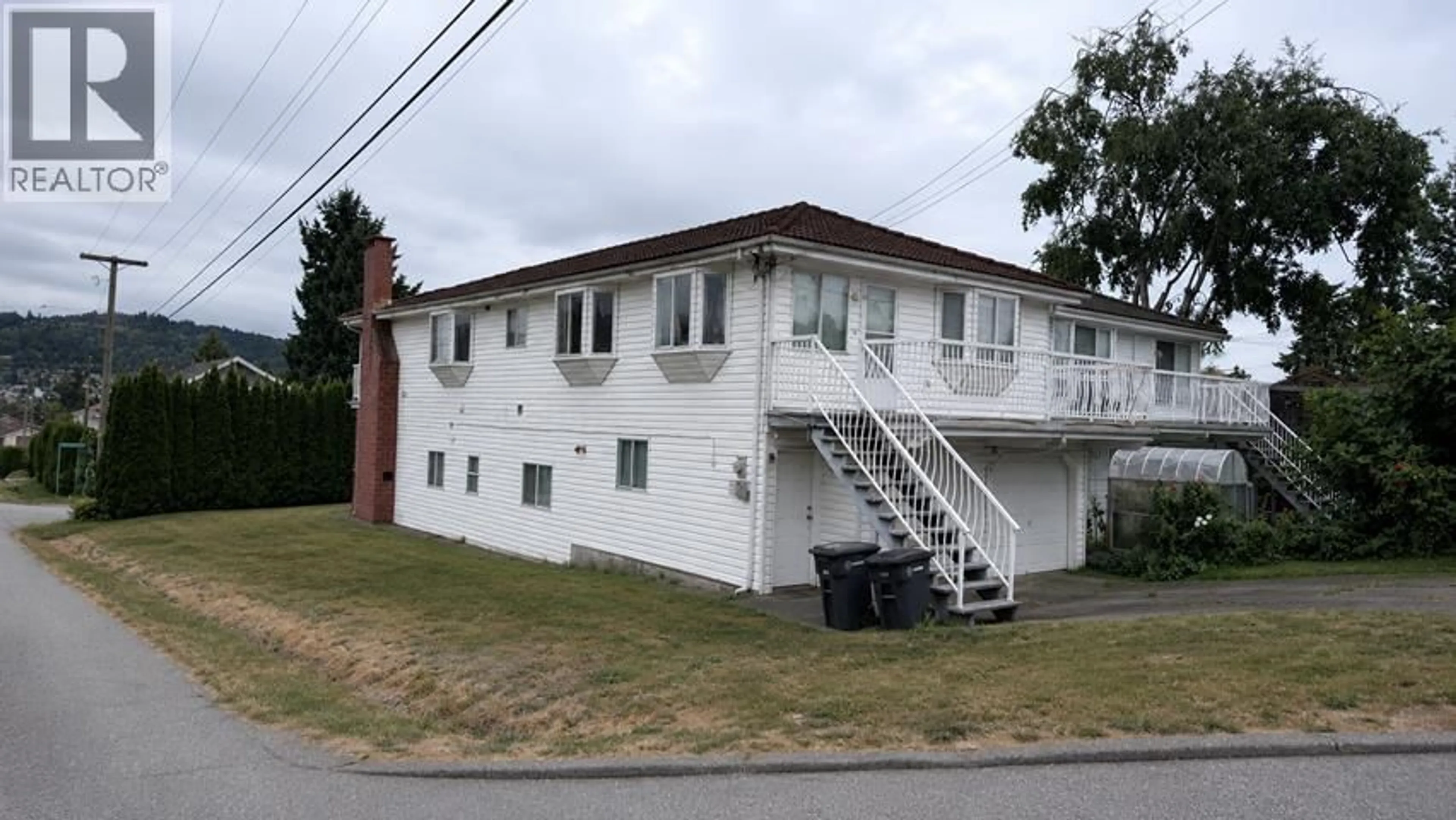 Unknown for 11 STRATFORD AVENUE, Burnaby British Columbia V5B4X8