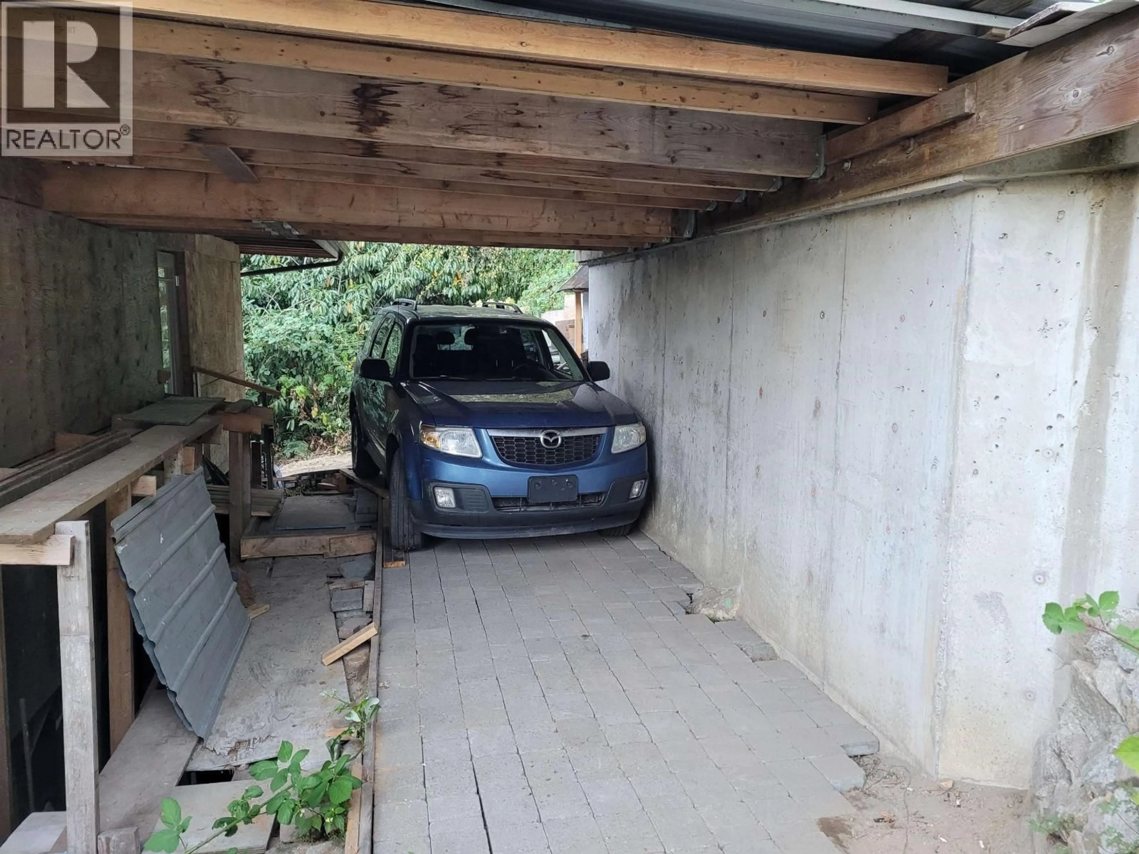 Indoor garage for 4405 MARINE DRIVE, West Vancouver British Columbia V7W1N8
