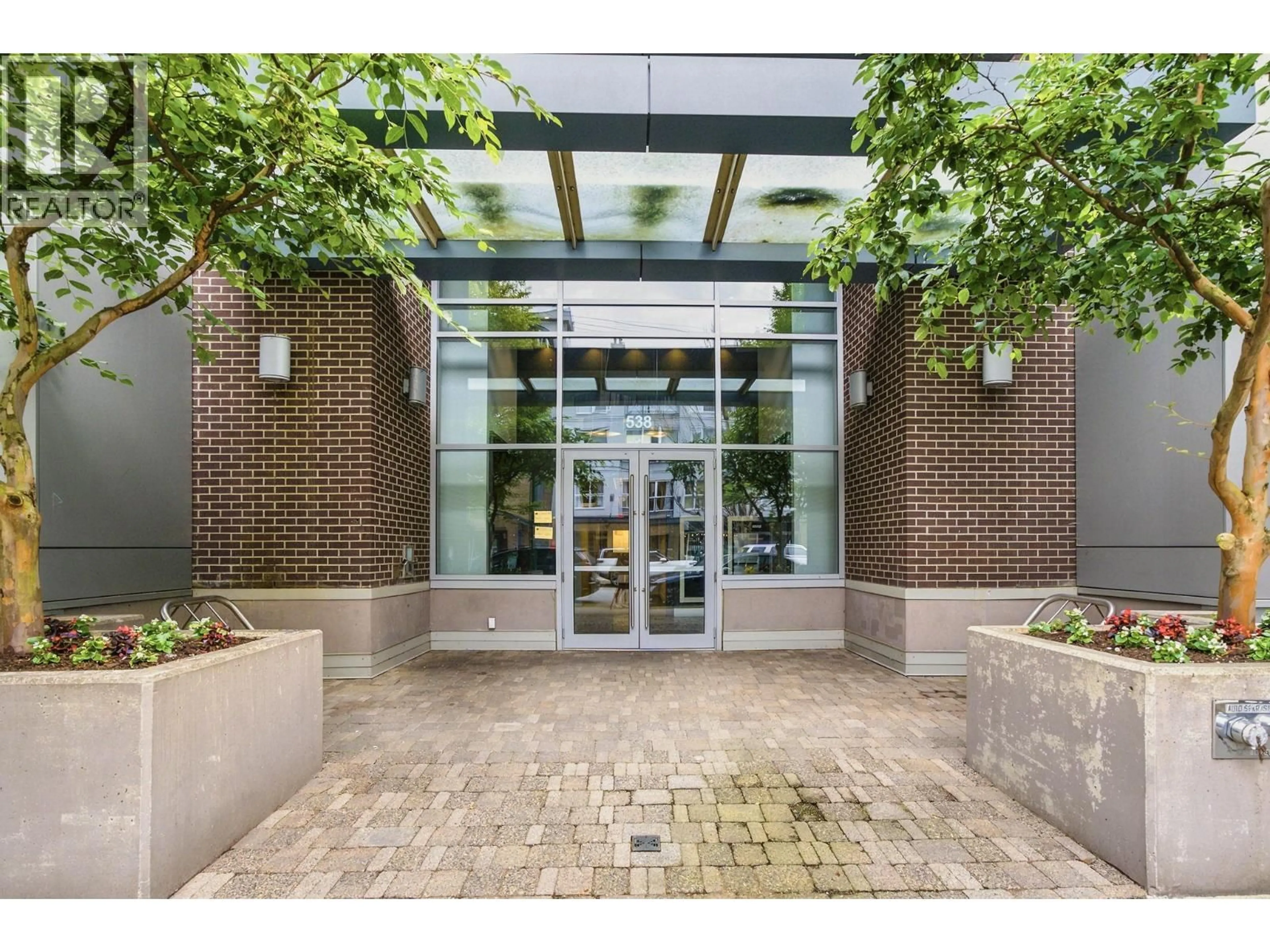 Indoor foyer for 705 - 538 7TH AVENUE, Vancouver British Columbia V5Z1B3