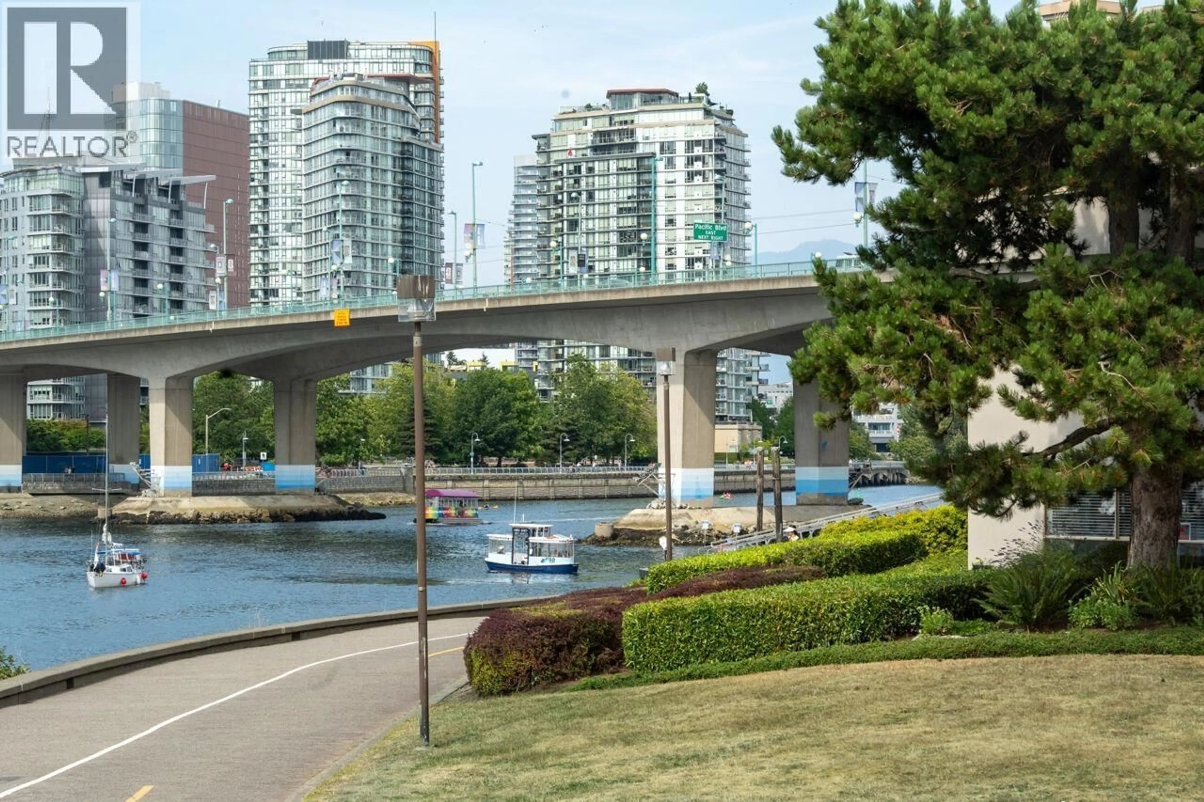 Blurry image for 310 - 1859 SPYGLASS PLACE, Vancouver British Columbia V5Z4K6
