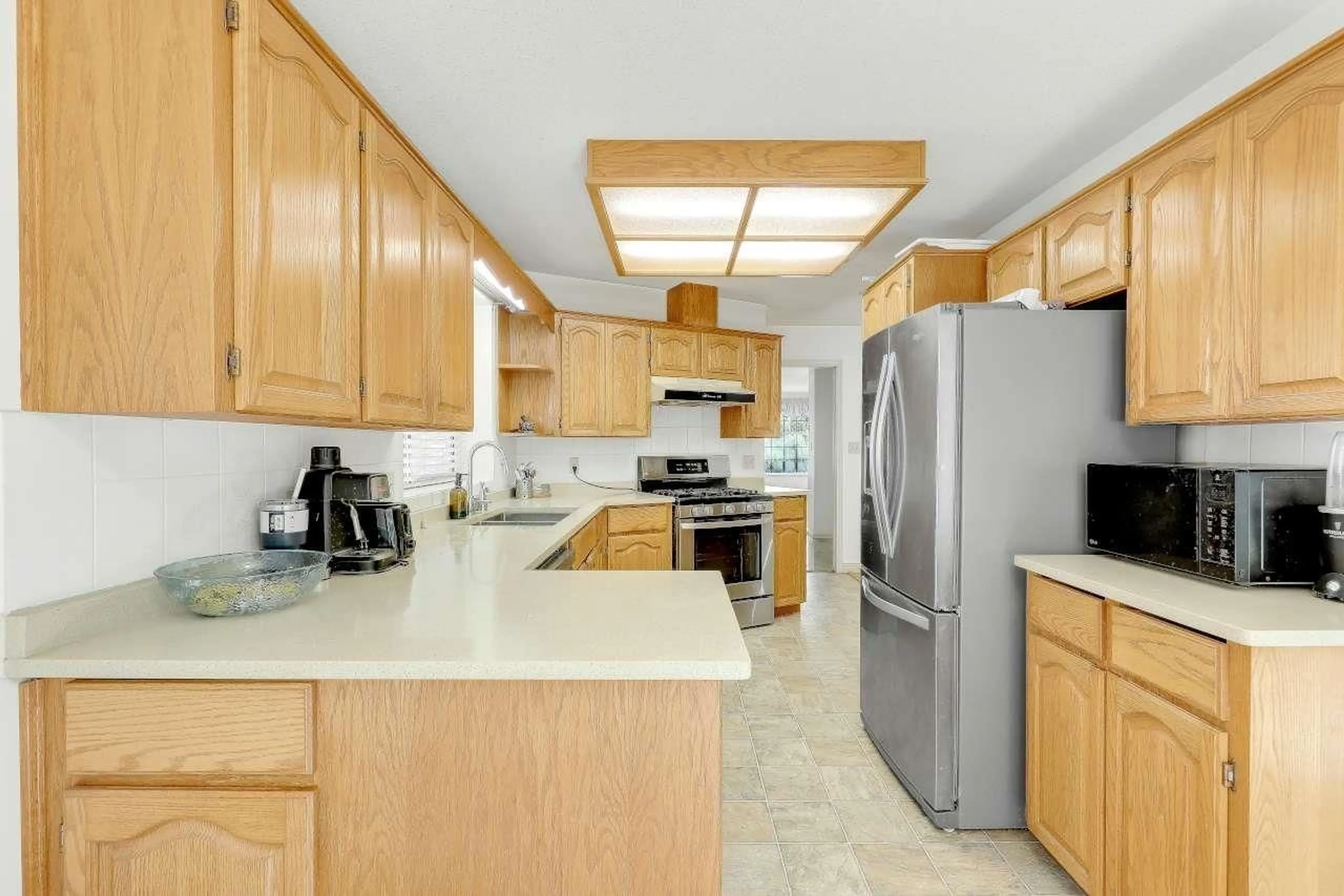 Standard kitchen, unknown for 10869 162B STREET, Surrey British Columbia V4N1N9
