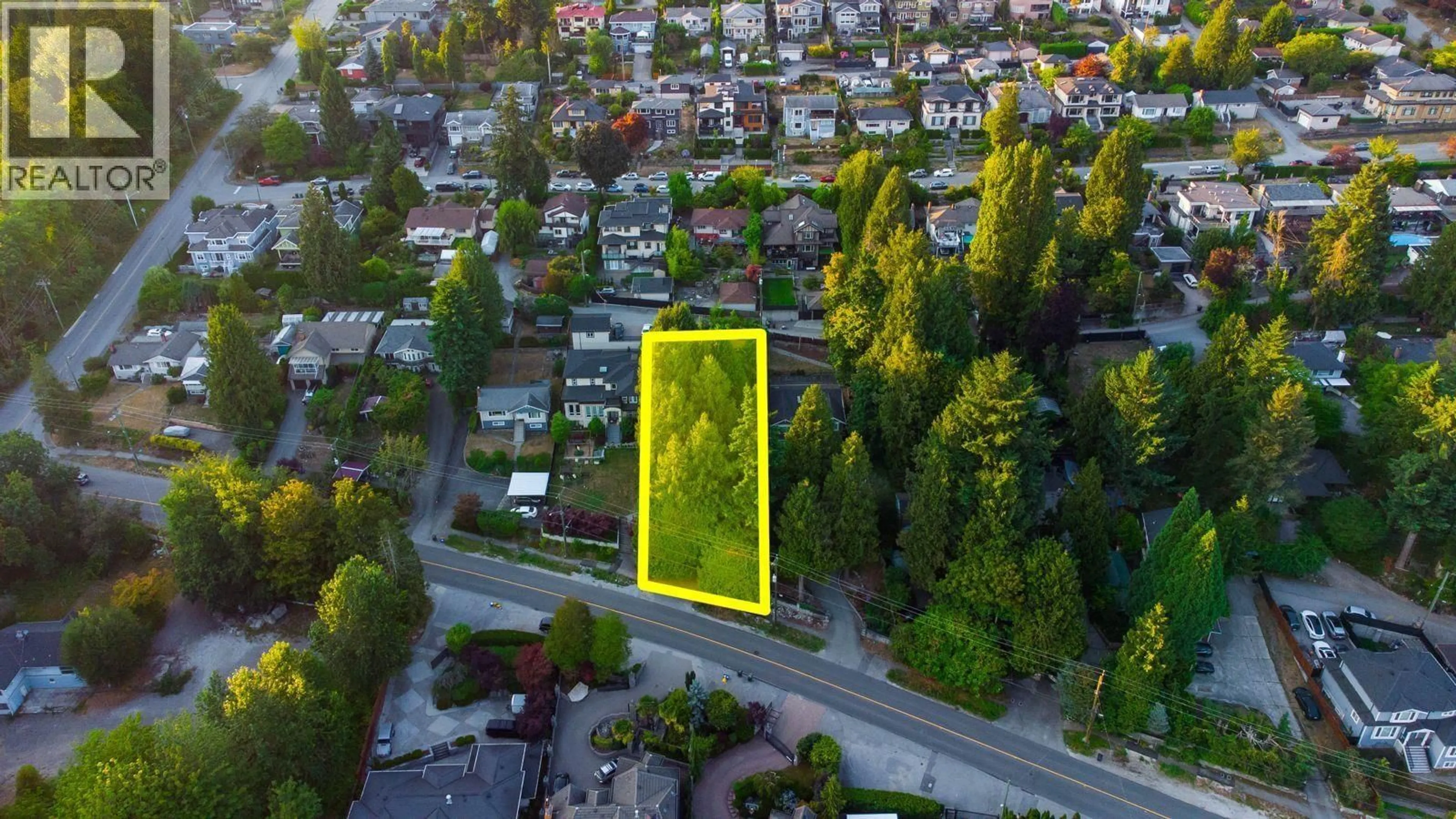 A pic from outside/outdoor area/front of a property/back of a property/a pic from drone, street for 4479 MARINE DRIVE, Burnaby British Columbia V5J3G1