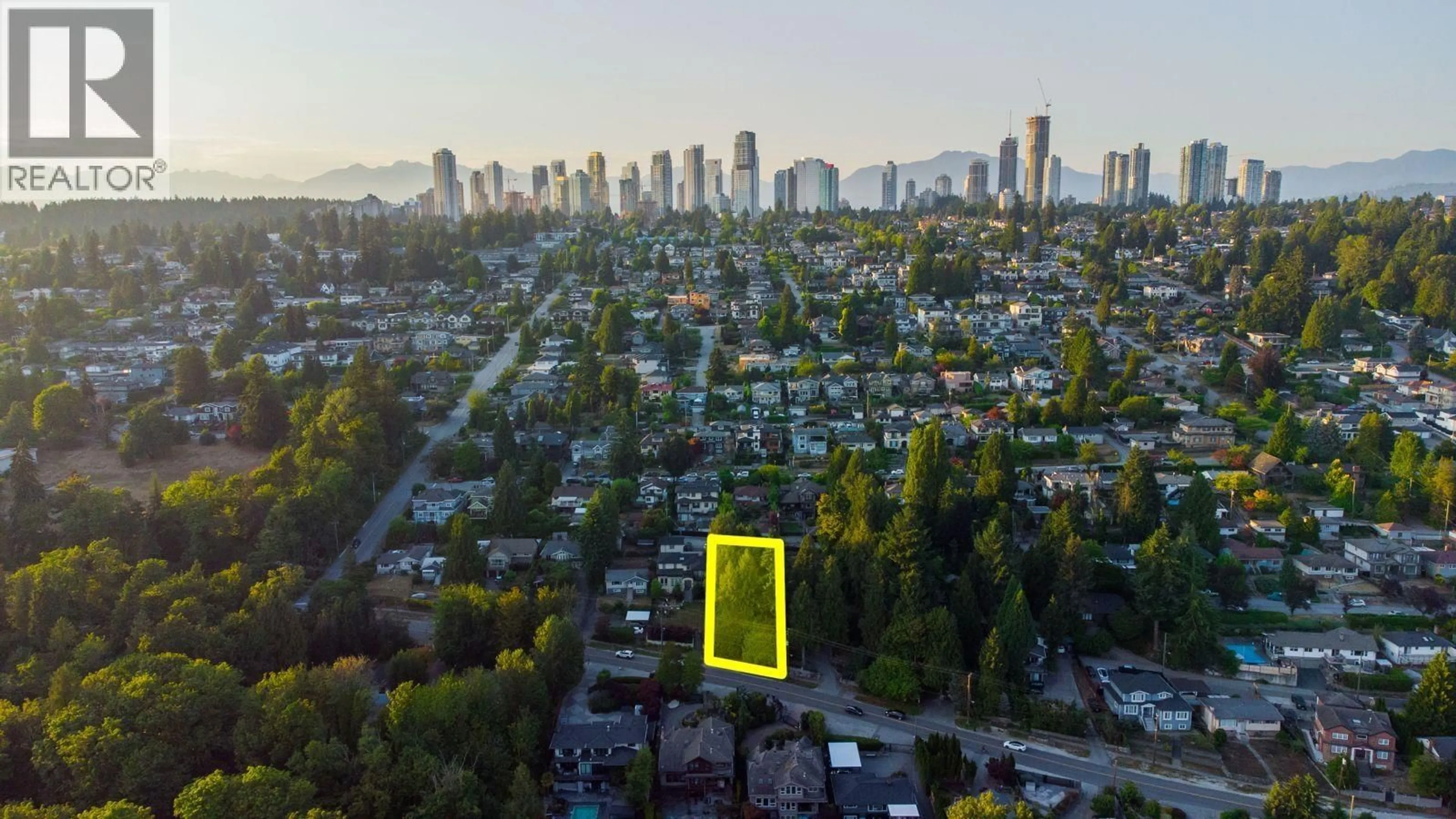A pic from outside/outdoor area/front of a property/back of a property/a pic from drone, city buildings view from balcony for 4479 MARINE DRIVE, Burnaby British Columbia V5J3G1