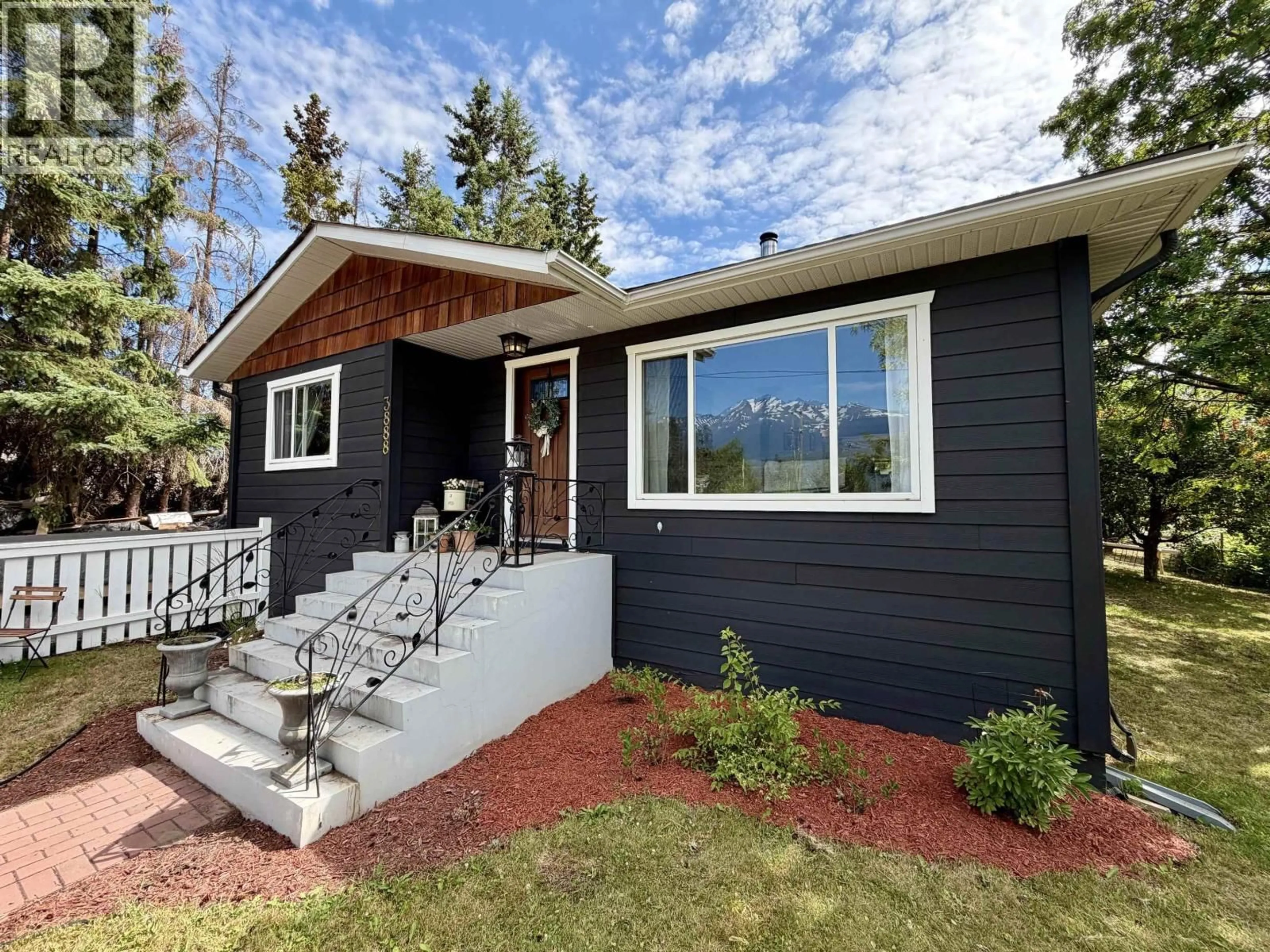Home with vinyl exterior material, unknown for 3888 11TH AVENUE, Smithers British Columbia V0J2N0