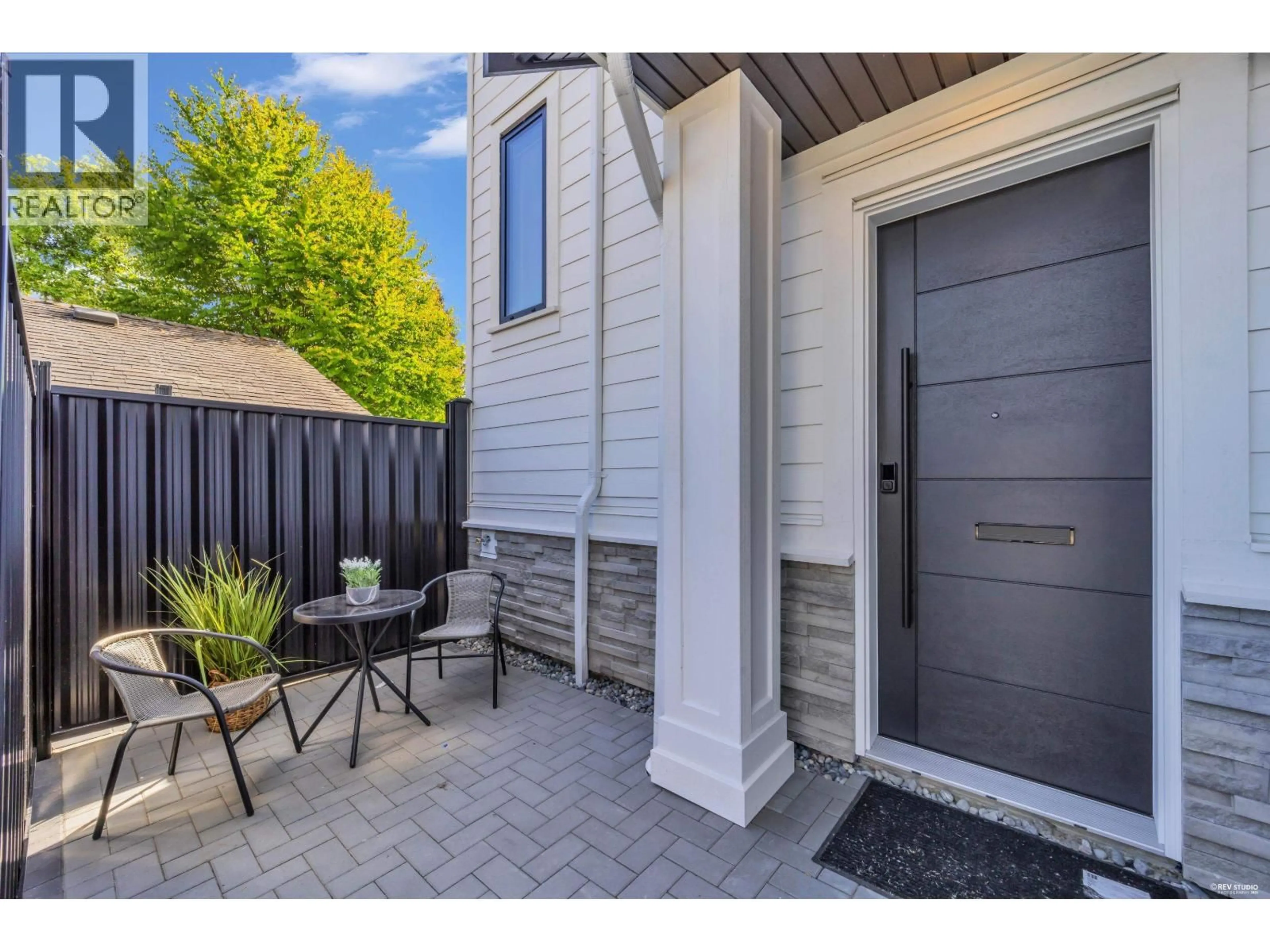 Patio, street for 4 - 2316 CLIFF AVENUE, Burnaby British Columbia V5A2L2