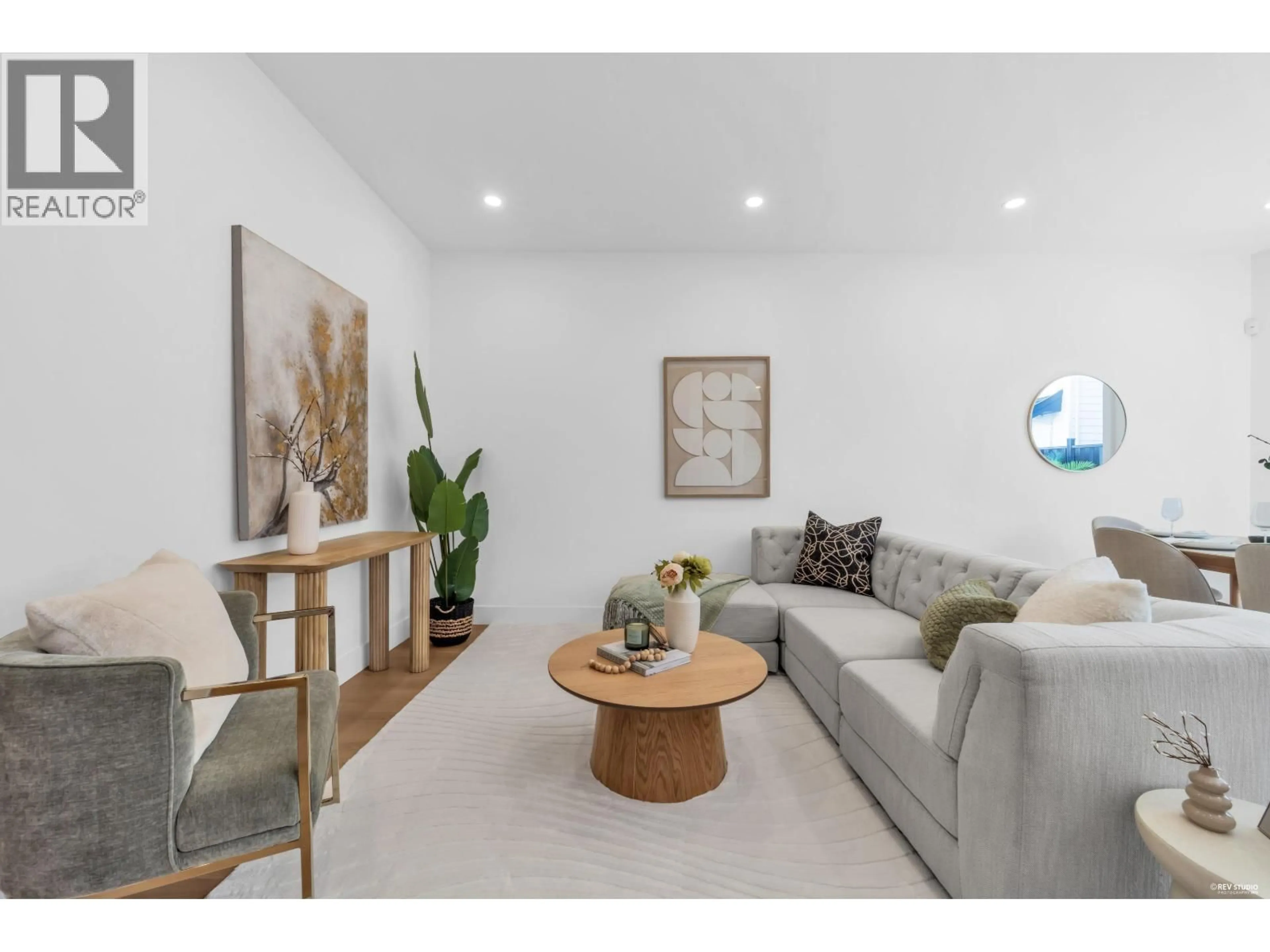 Living room with furniture, unknown for 4 - 2316 CLIFF AVENUE, Burnaby British Columbia V5A2L2