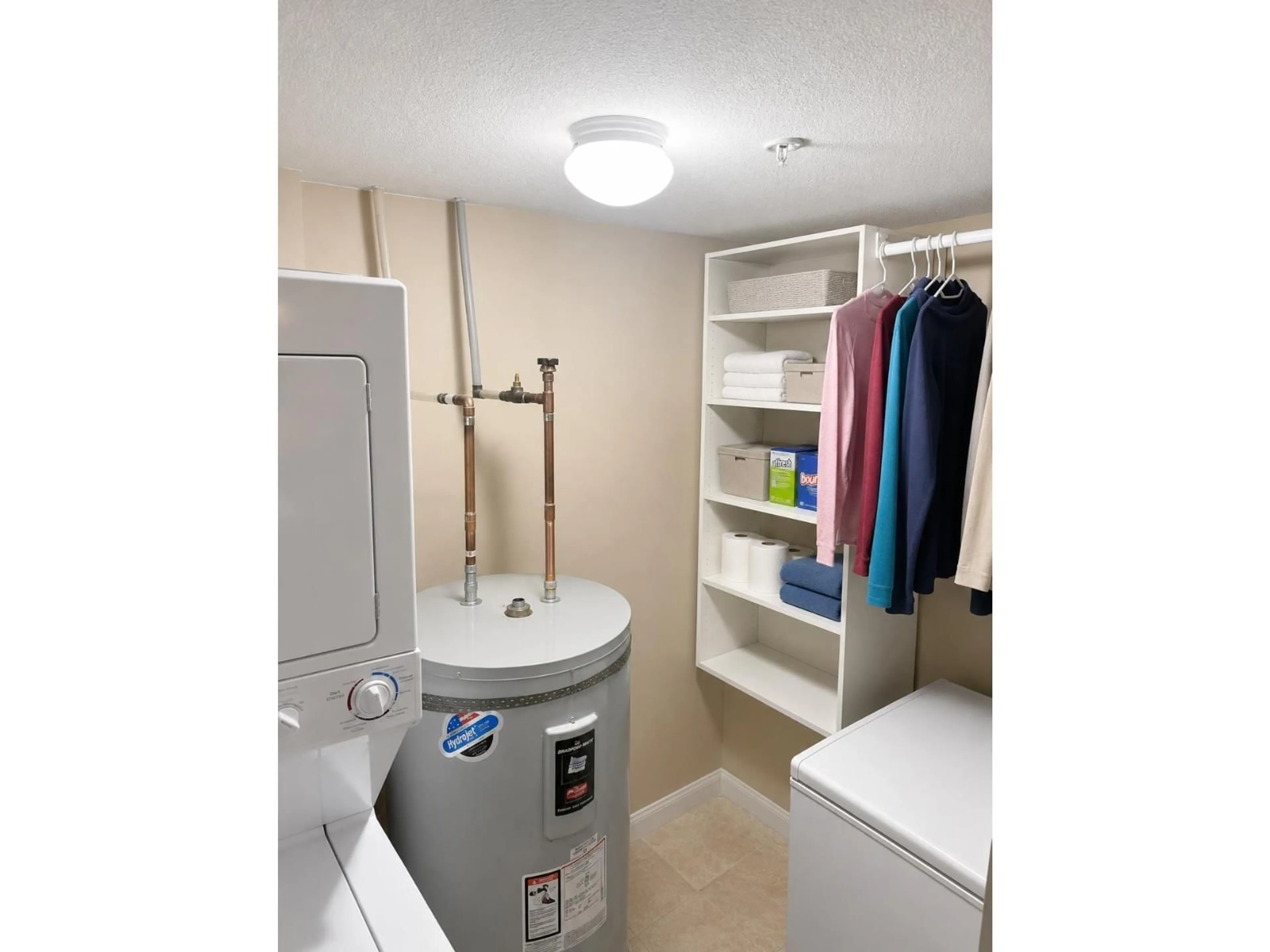 Laundry room for 204 - 15621 MARINE DRIVE, White Rock British Columbia V4B1E1