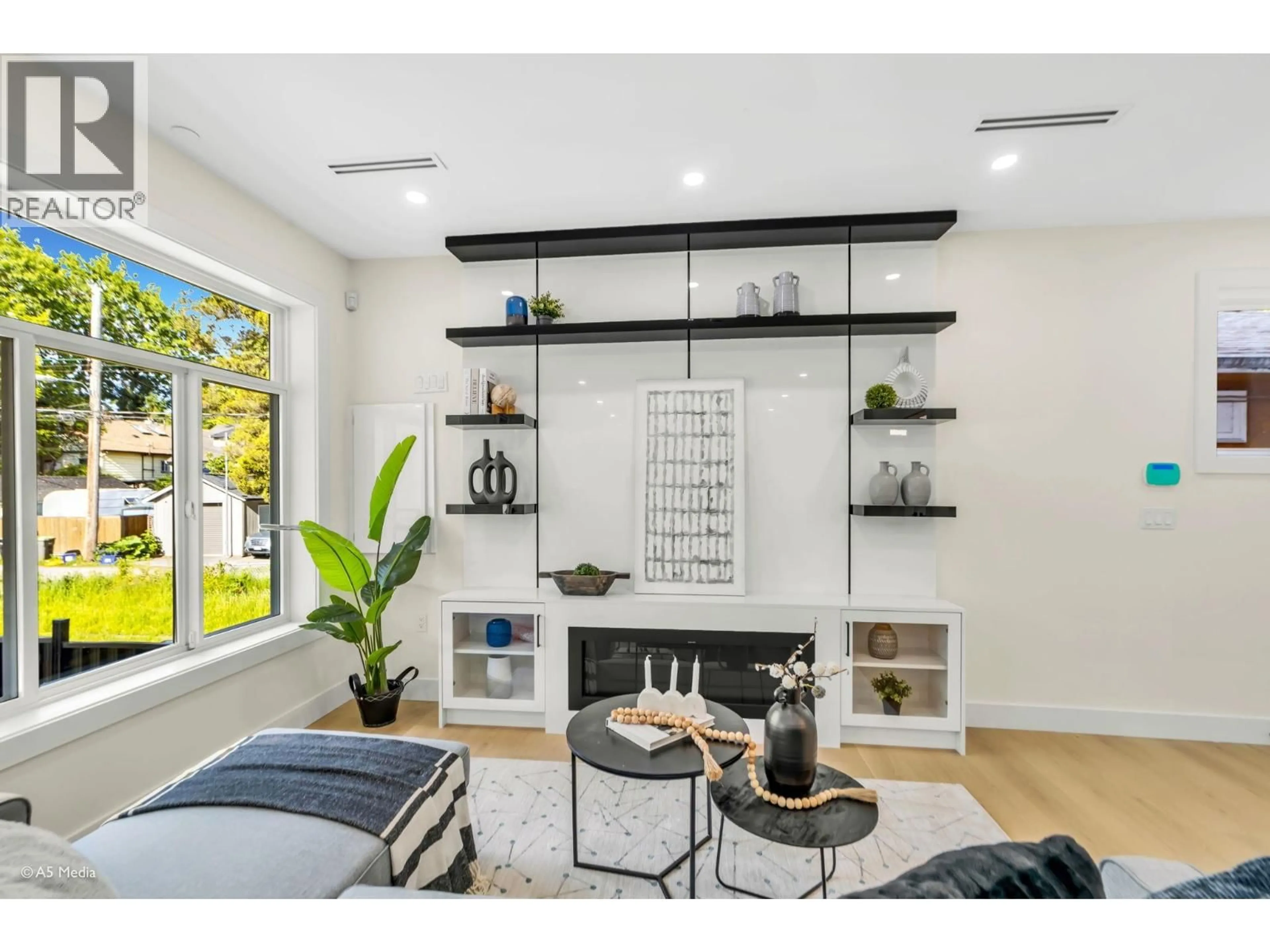 Living room with furniture, unknown for 1 - 281 48TH AVENUE, Vancouver British Columbia V5W2C9