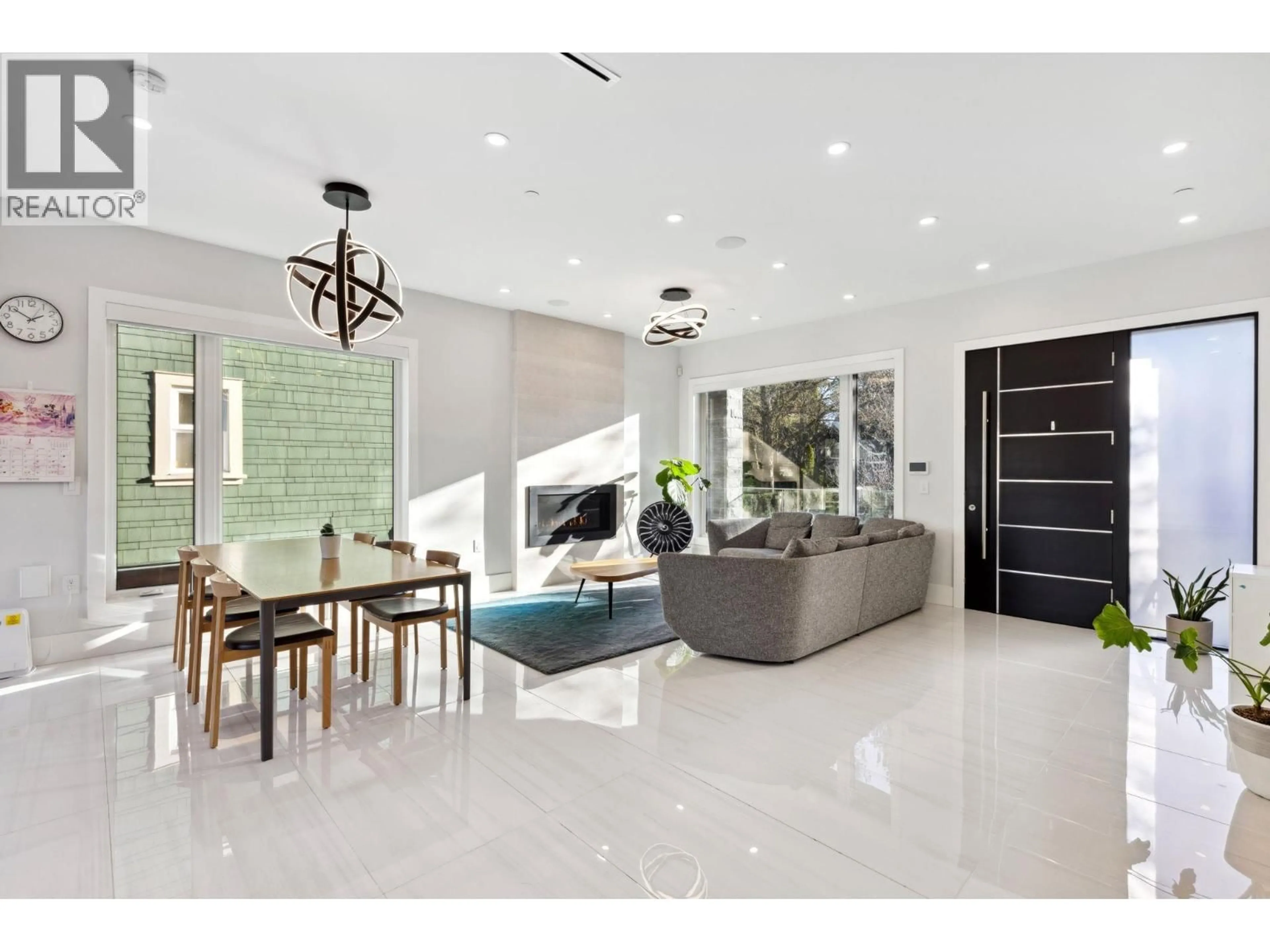 Unknown for 4437 13TH AVENUE, Vancouver British Columbia V6R2V2