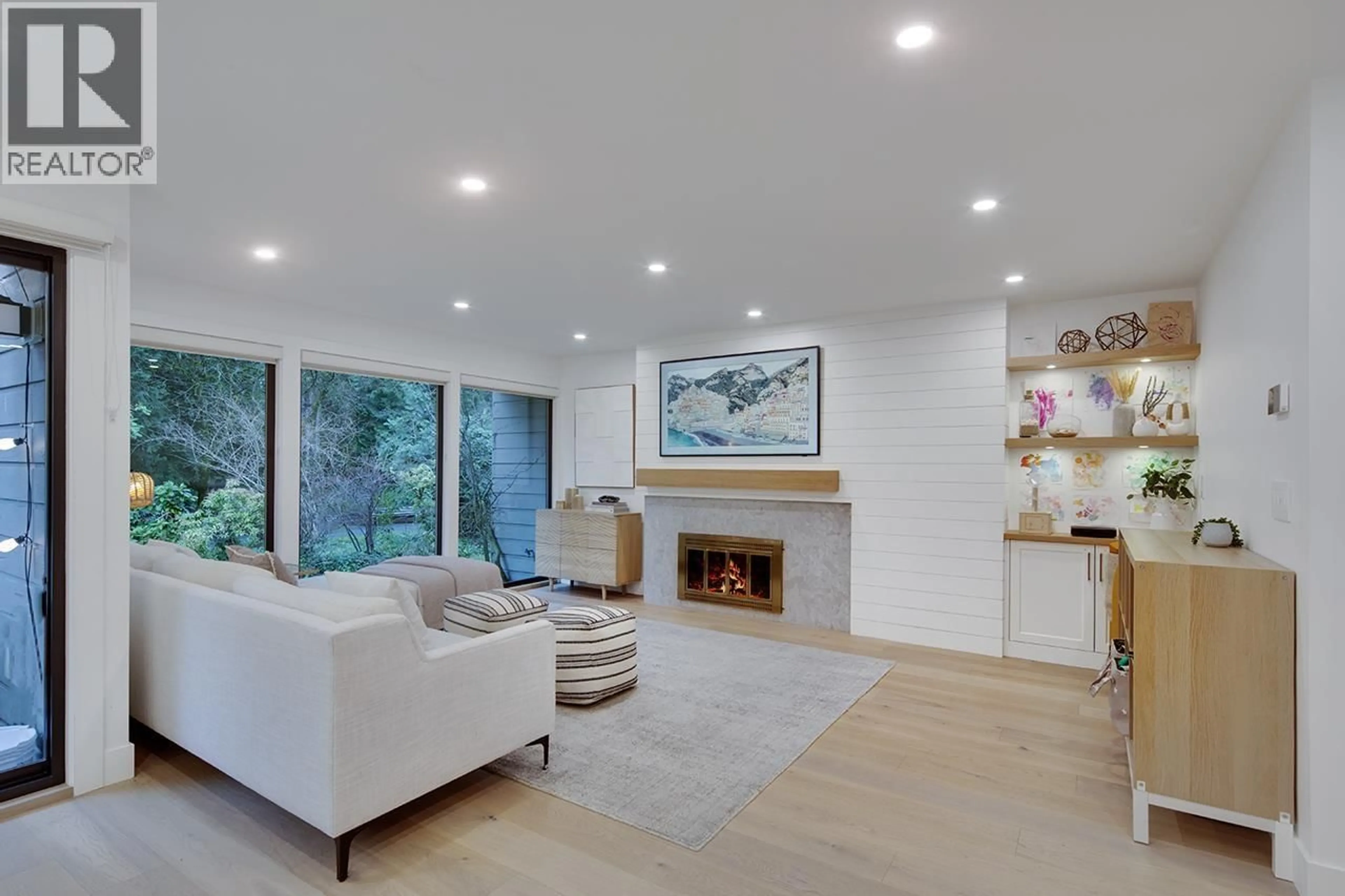 Living room with furniture, unknown for 2159 MCMULLEN AVENUE, Vancouver British Columbia V6L3B3