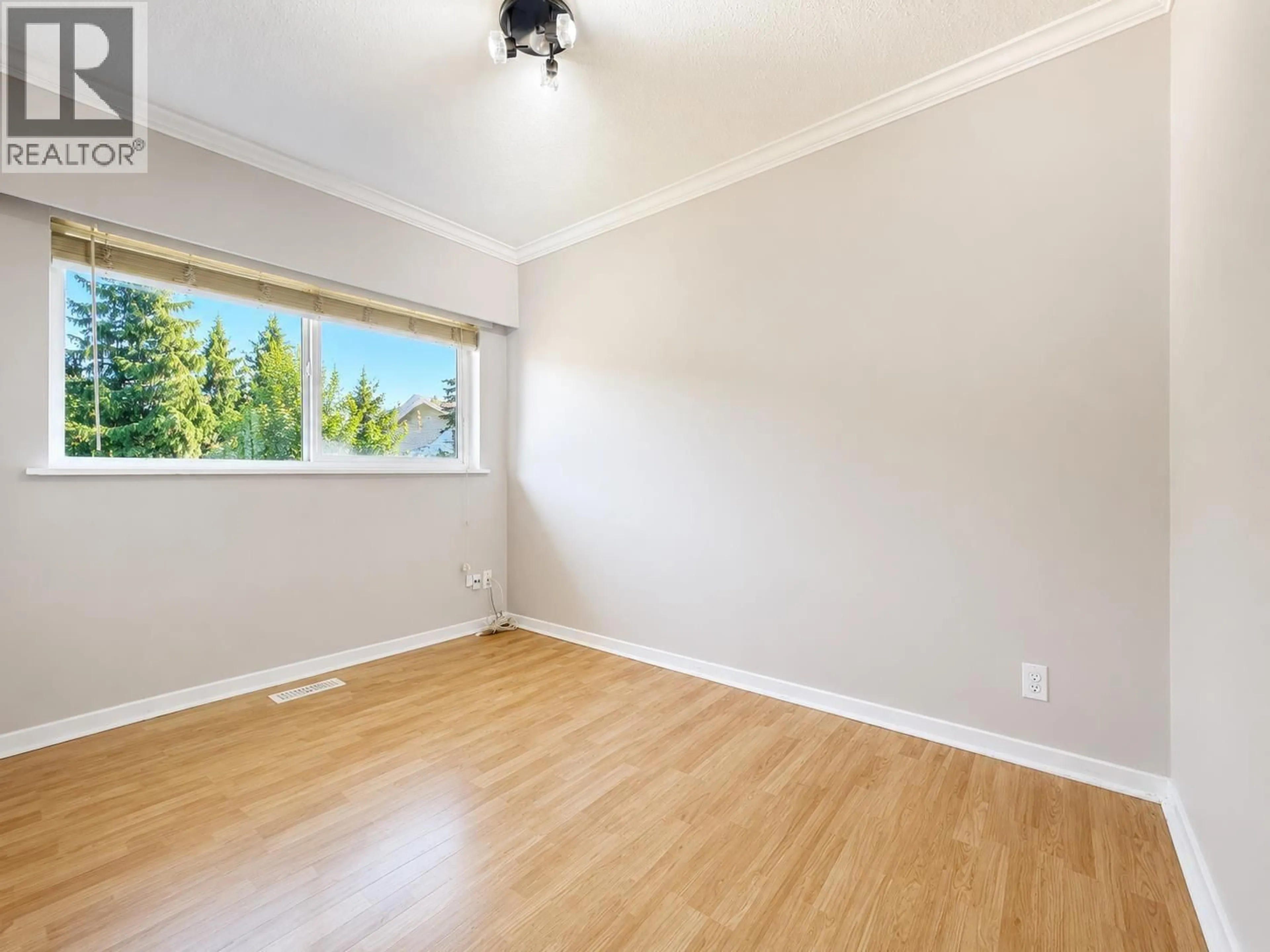 A pic of a room for 910 ROBINSON STREET, Coquitlam British Columbia V3J4G6