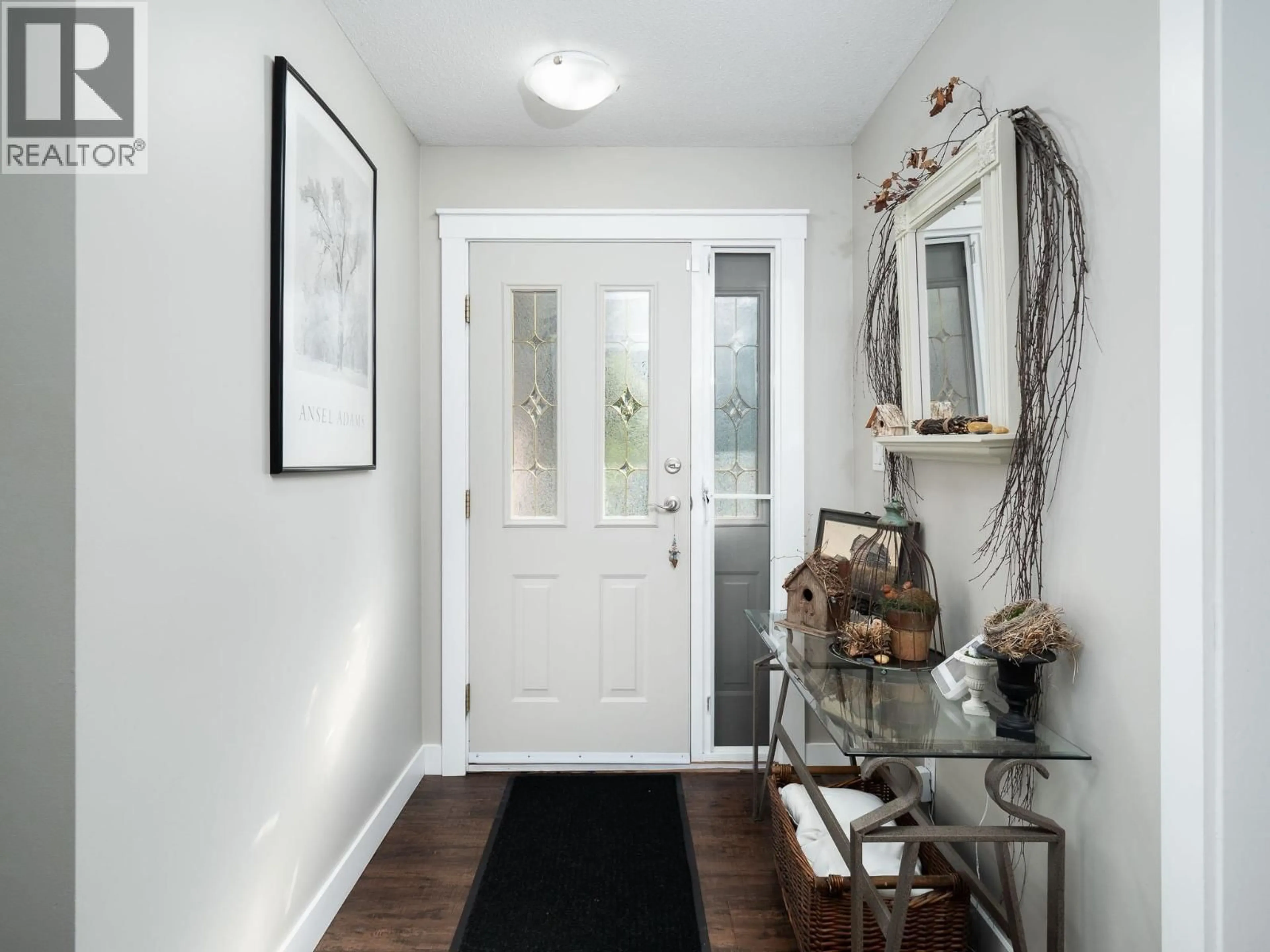 Indoor entryway for 5522 DALHOUSIE DRIVE, Prince George British Columbia V2N1Z9