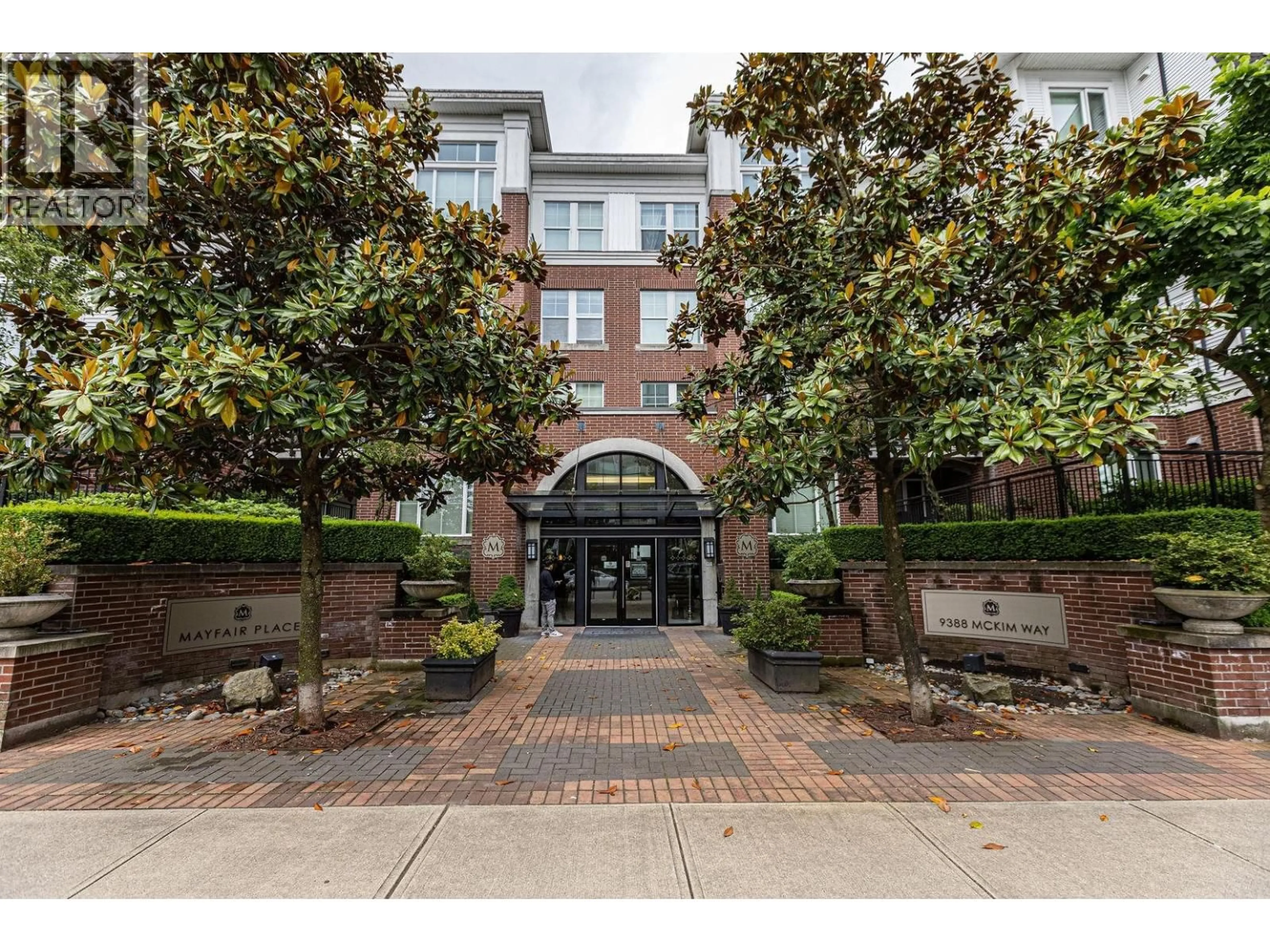 Indoor foyer for 351 - 9388 MCKIM WAY, Richmond British Columbia V6X0J7