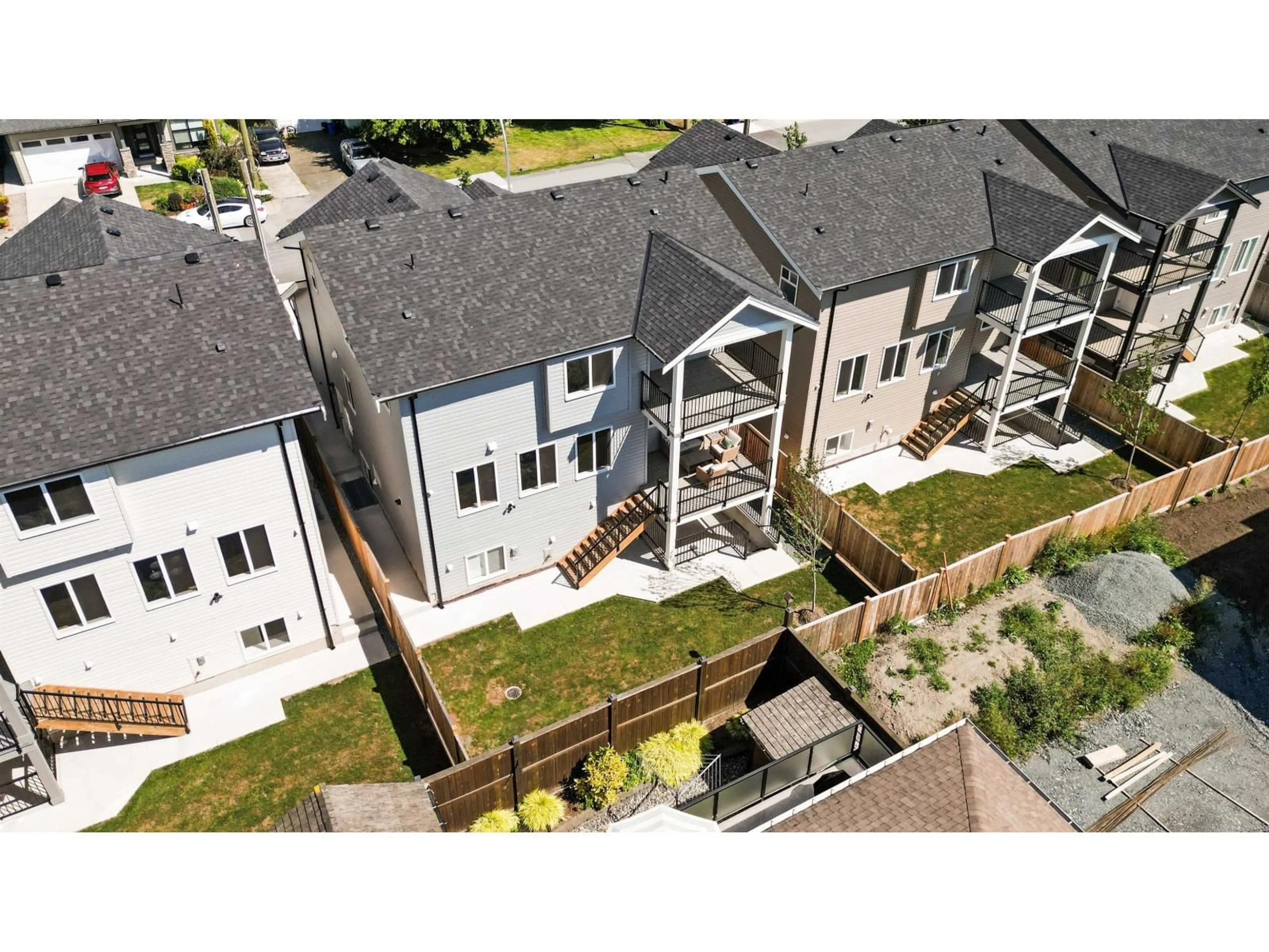 A pic from outside/outdoor area/front of a property/back of a property/a pic from drone, unknown for 7143 ELWOOD DRIVE, Chilliwack British Columbia V2R1G8