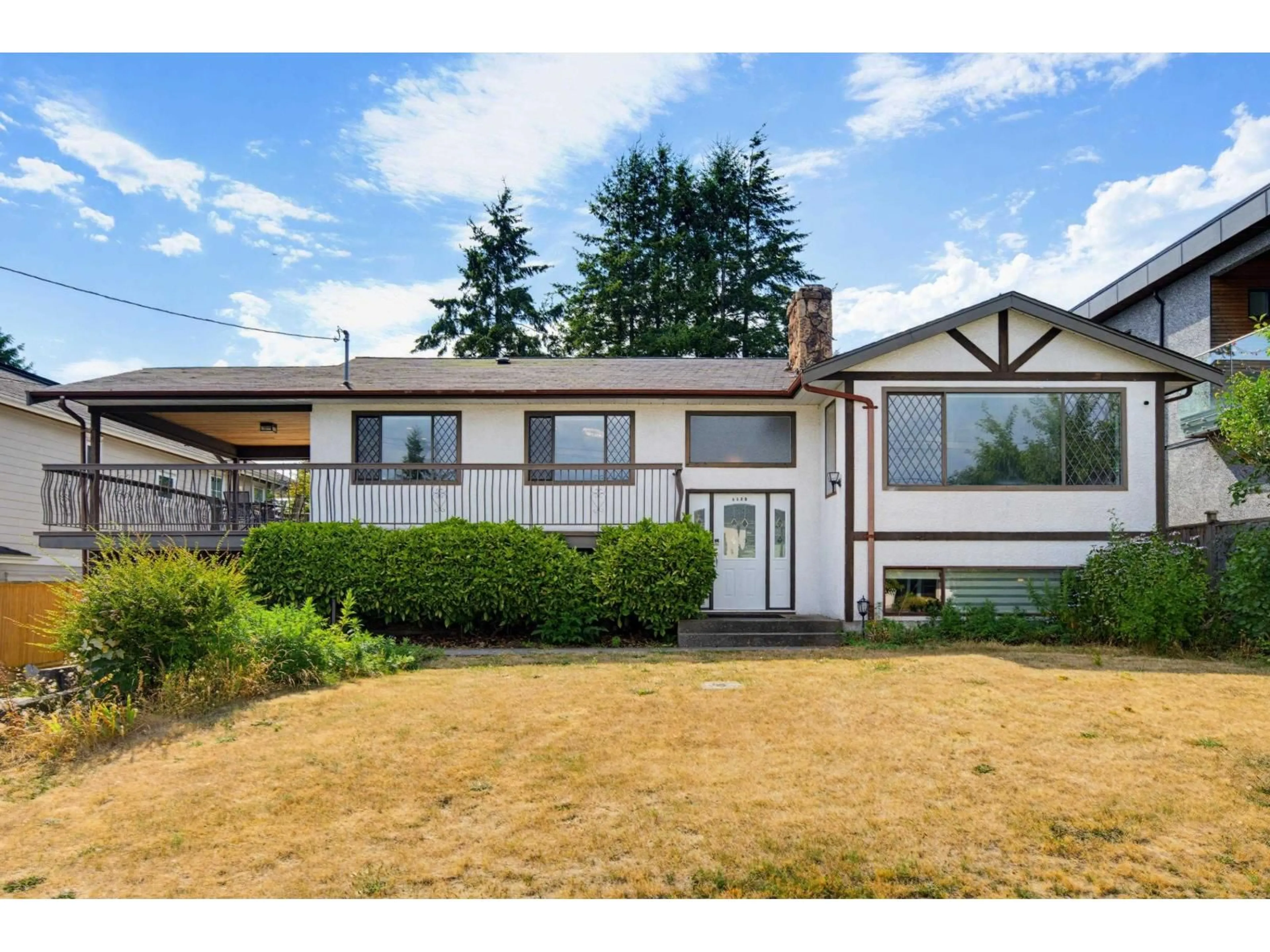 Home with vinyl exterior material, street for 1175 STEVENS STREET, White Rock British Columbia V4B4X9