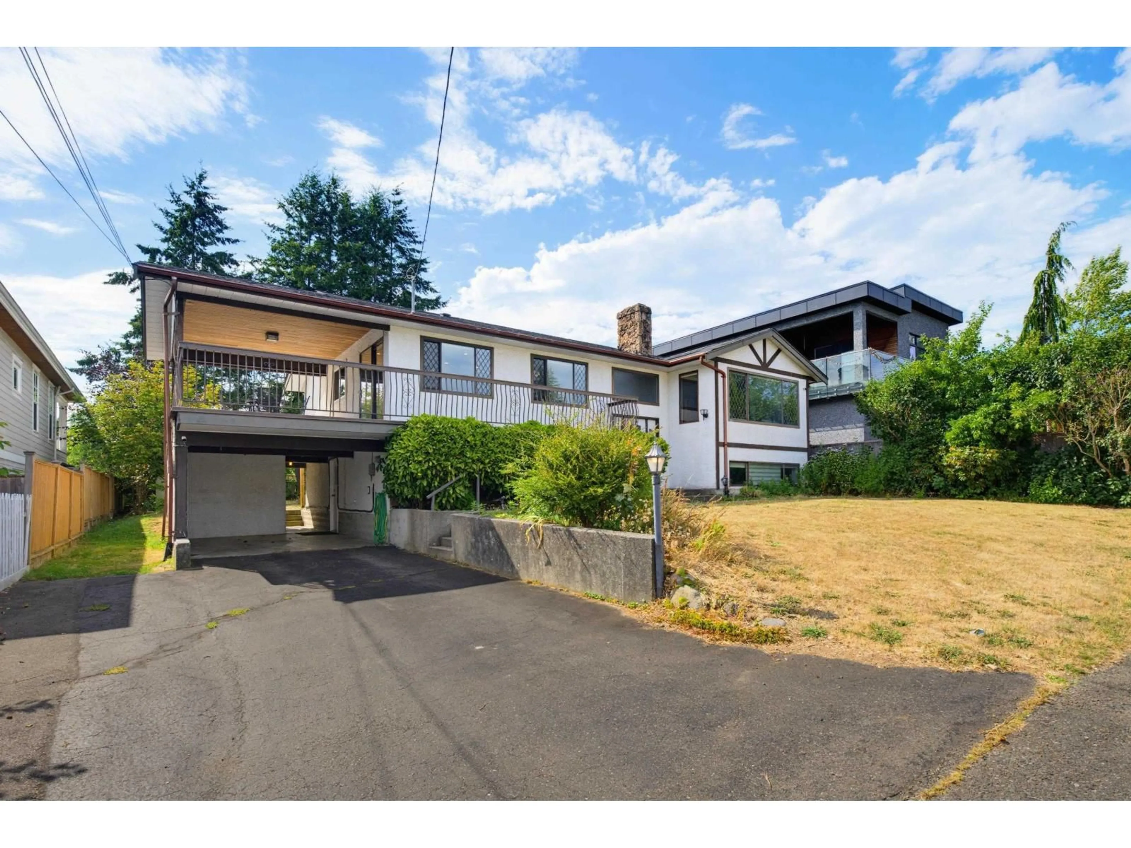 A pic from outside/outdoor area/front of a property/back of a property/a pic from drone, street for 1175 STEVENS STREET, White Rock British Columbia V4B4X9