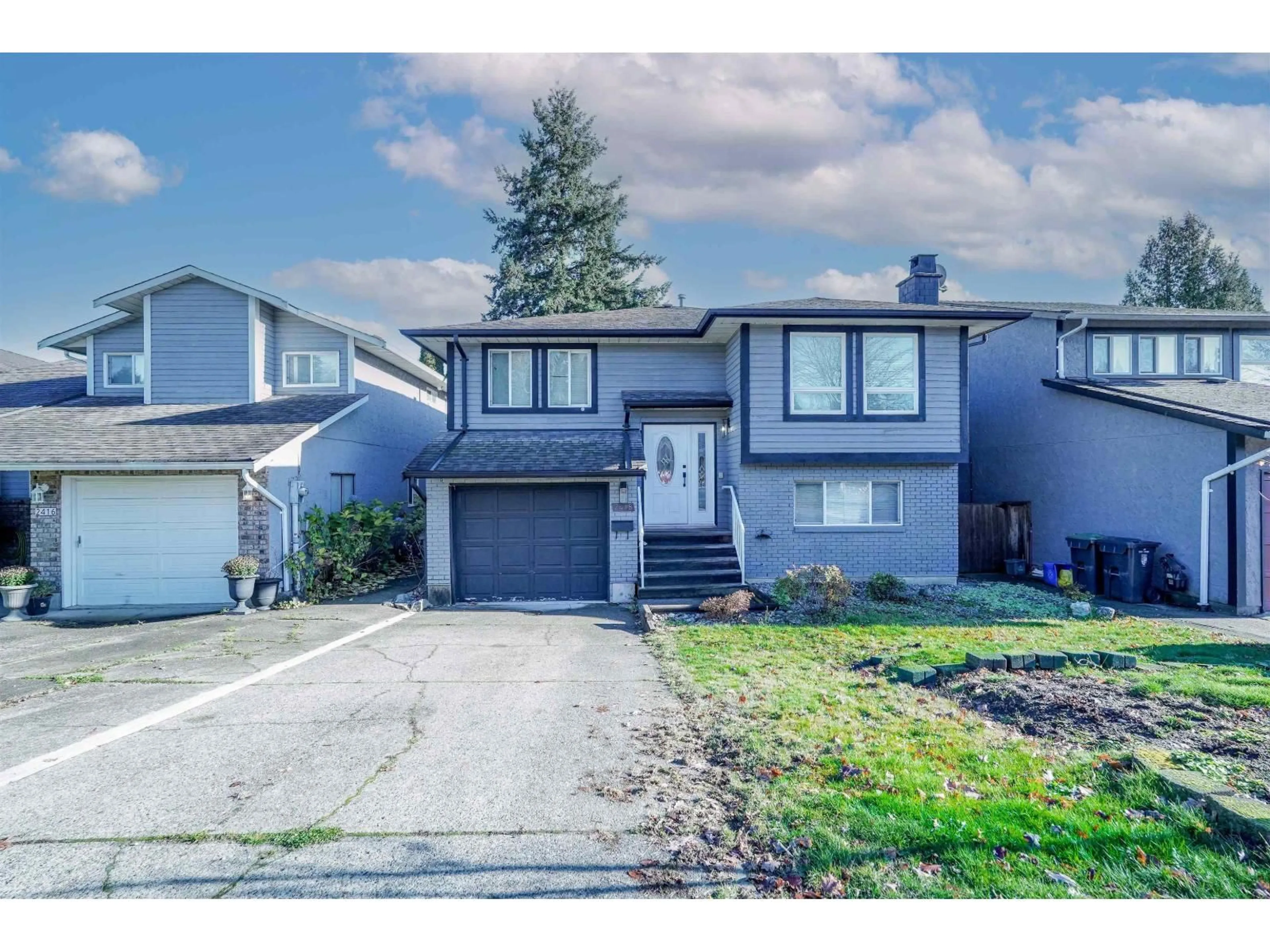 Home with vinyl exterior material, street for 2418 WAYBURNE CRESCENT, Langley British Columbia V2Y1B7