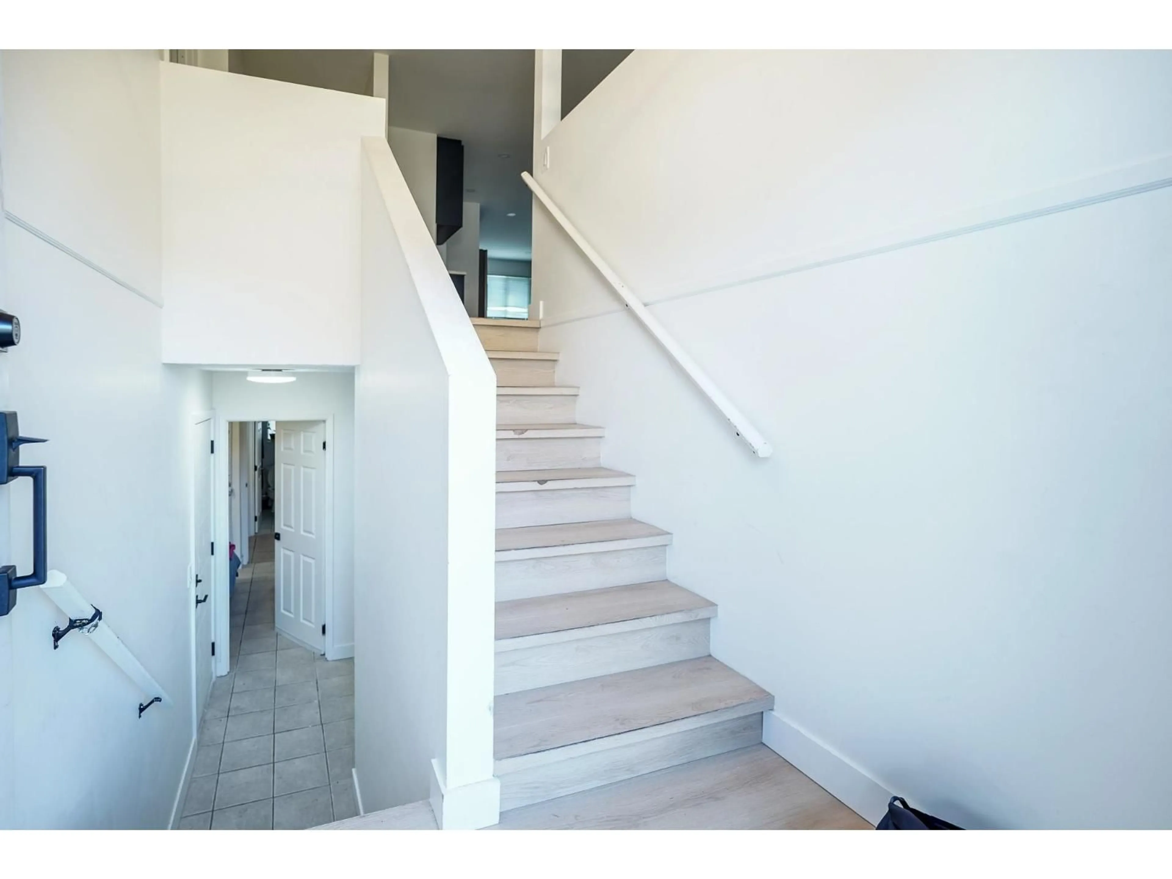 Unknown for 2418 WAYBURNE CRESCENT, Langley British Columbia V2Y1B7