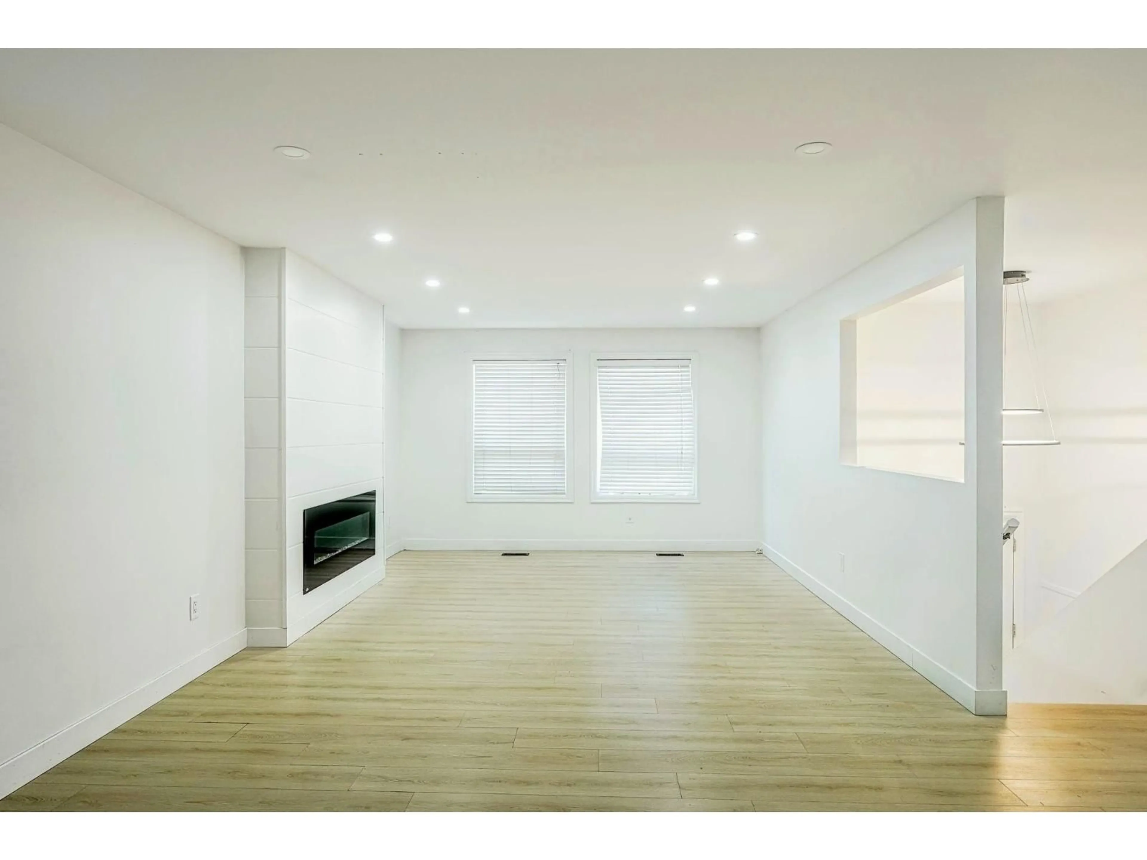 A pic of a room for 2418 WAYBURNE CRESCENT, Langley British Columbia V2Y1B7