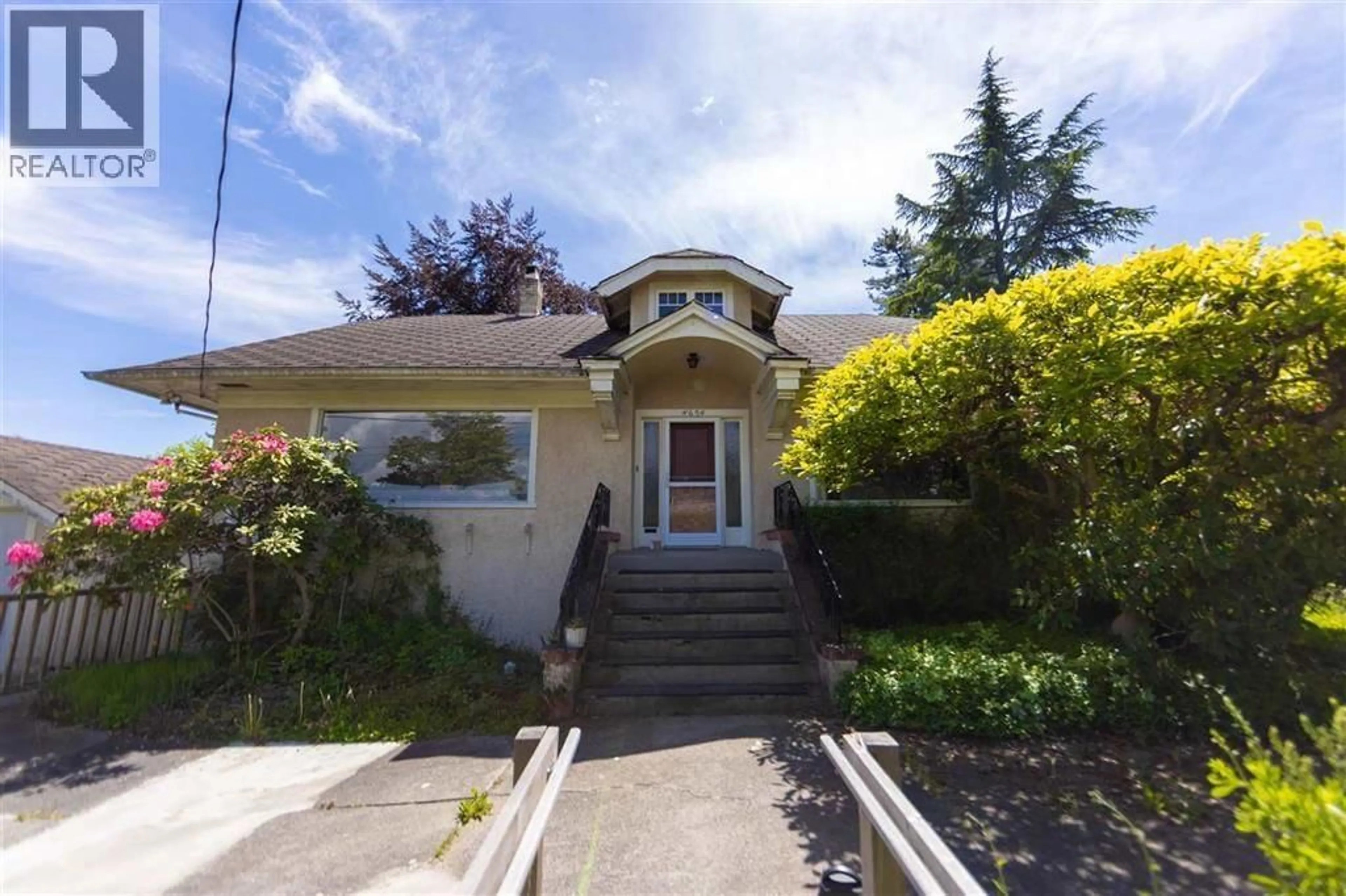 Unknown for 4674 4TH AVENUE, Vancouver British Columbia V6R1R5