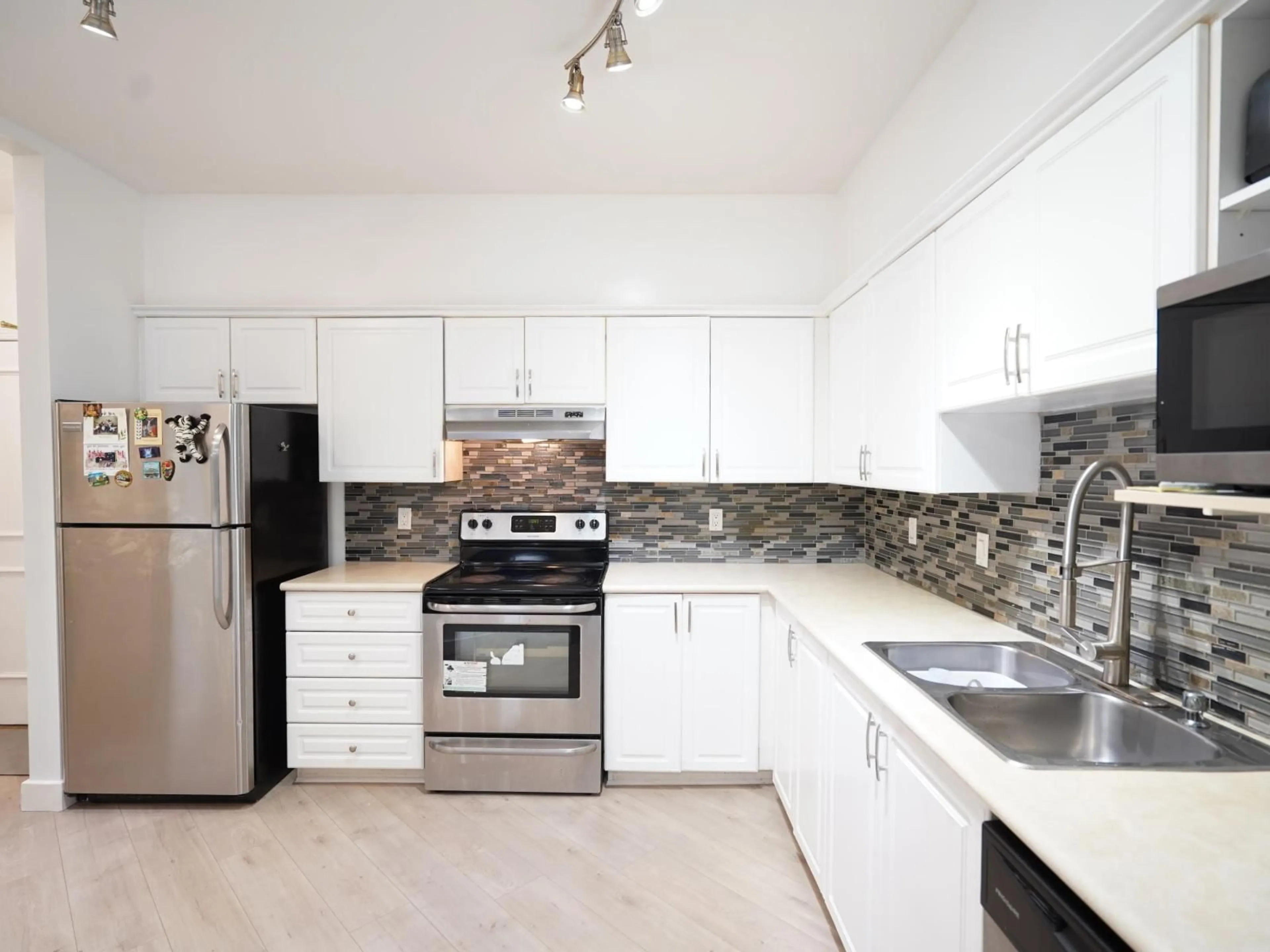 Unknown for 115 - 8139 121A STREET, Surrey British Columbia V3W0Z2