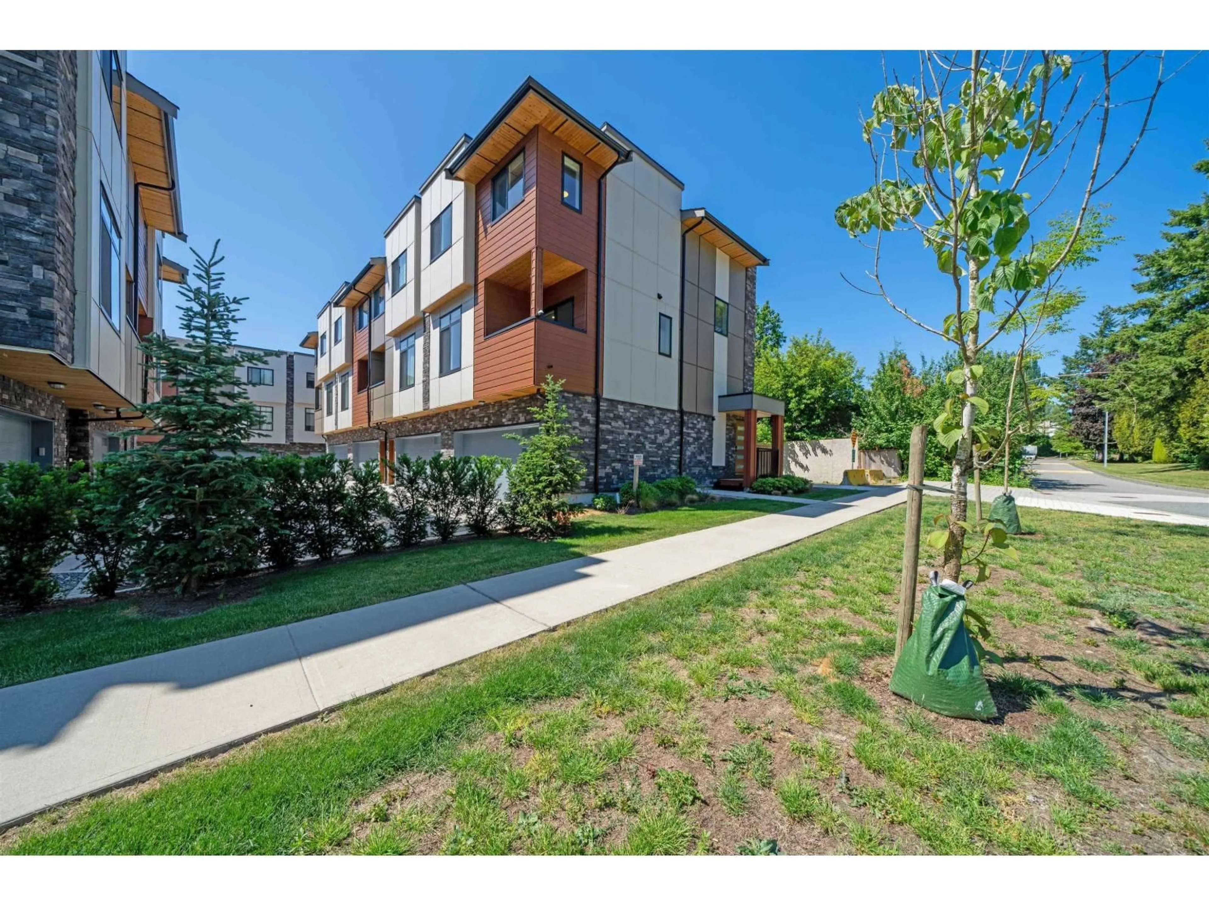 Patio, street for 8 - 15950 ALDER PLACE, Surrey British Columbia V4A0C9