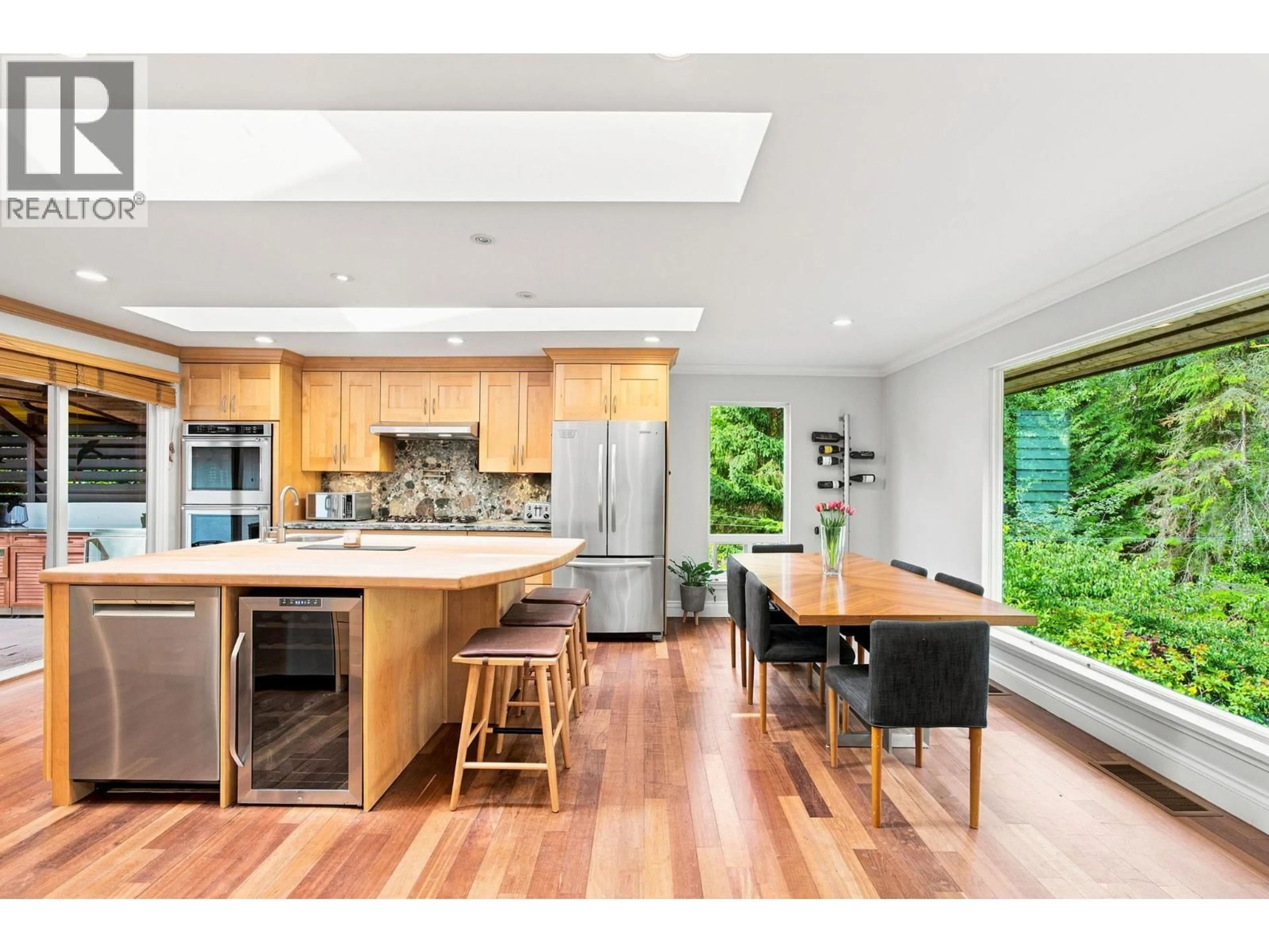 Open concept kitchen, unknown for 2360 MACKAY AVENUE, North Vancouver British Columbia V7P2M9