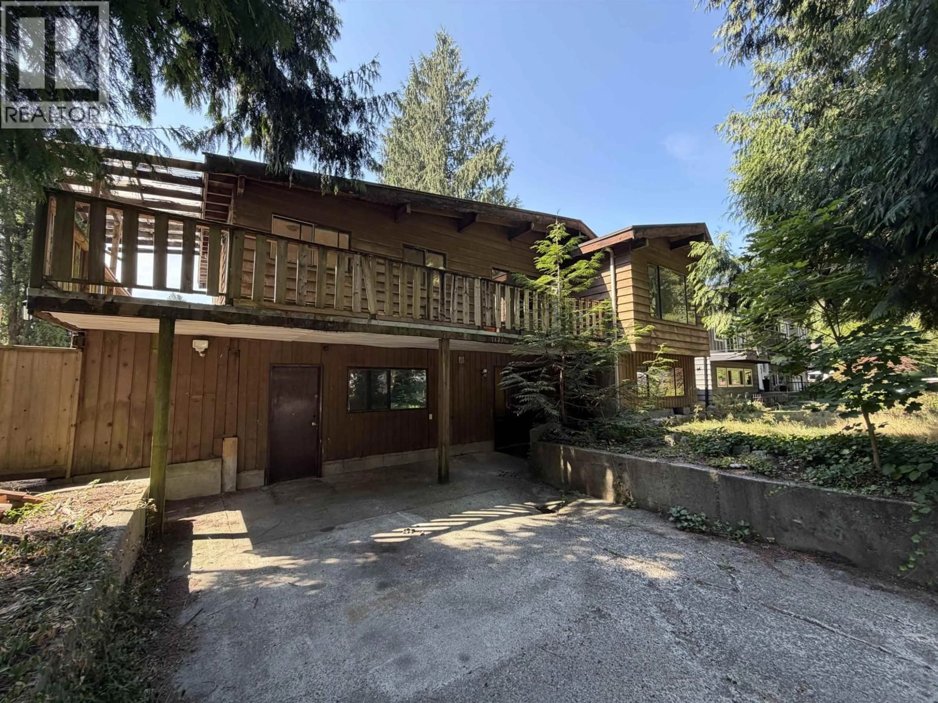 A pic from outside/outdoor area/front of a property/back of a property/a pic from drone, building for 1175 BLUE HERON CRESCENT, Port Coquitlam British Columbia V3B1W9