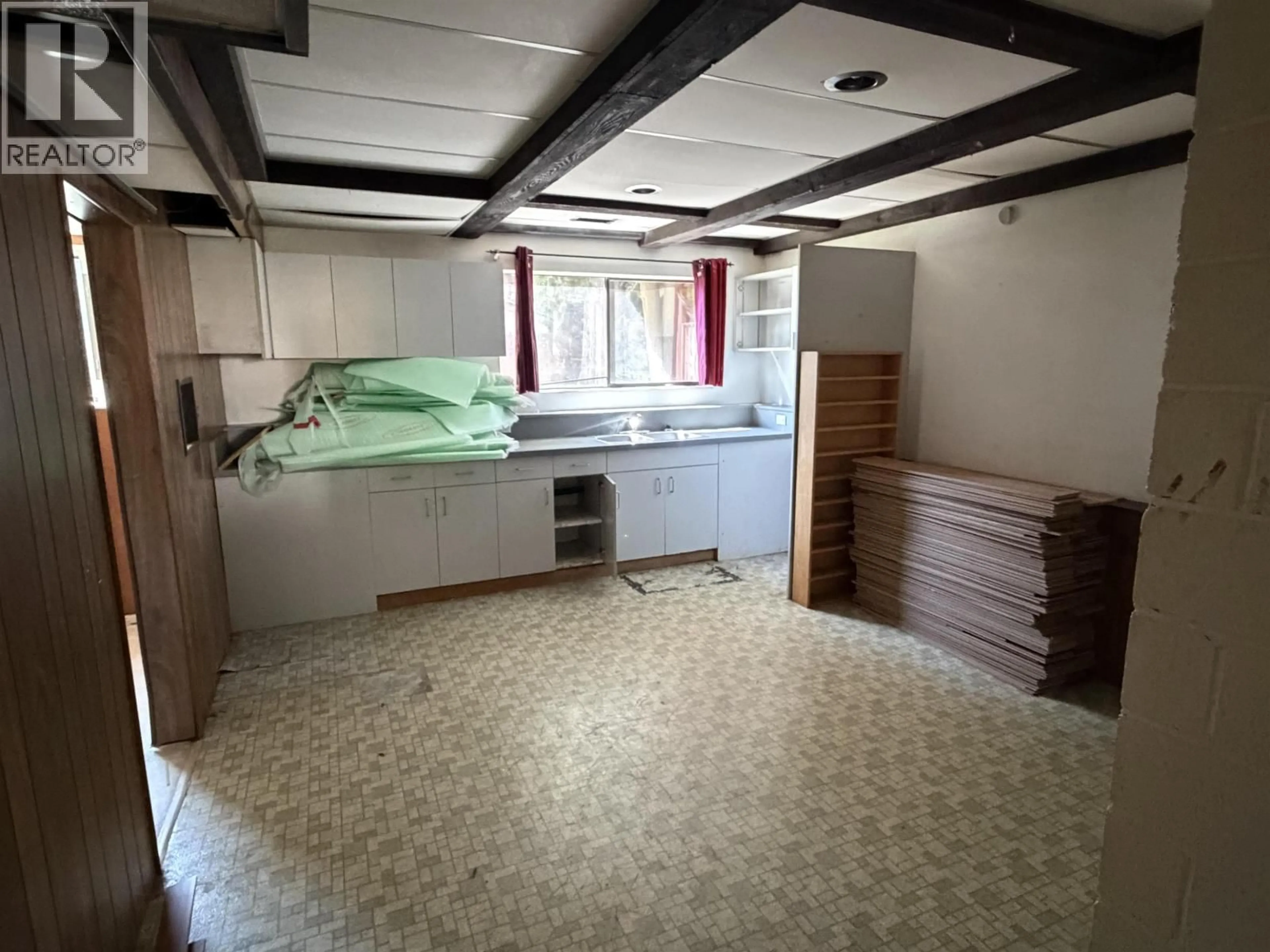 A pic of a room for 1175 BLUE HERON CRESCENT, Port Coquitlam British Columbia V3B1W9