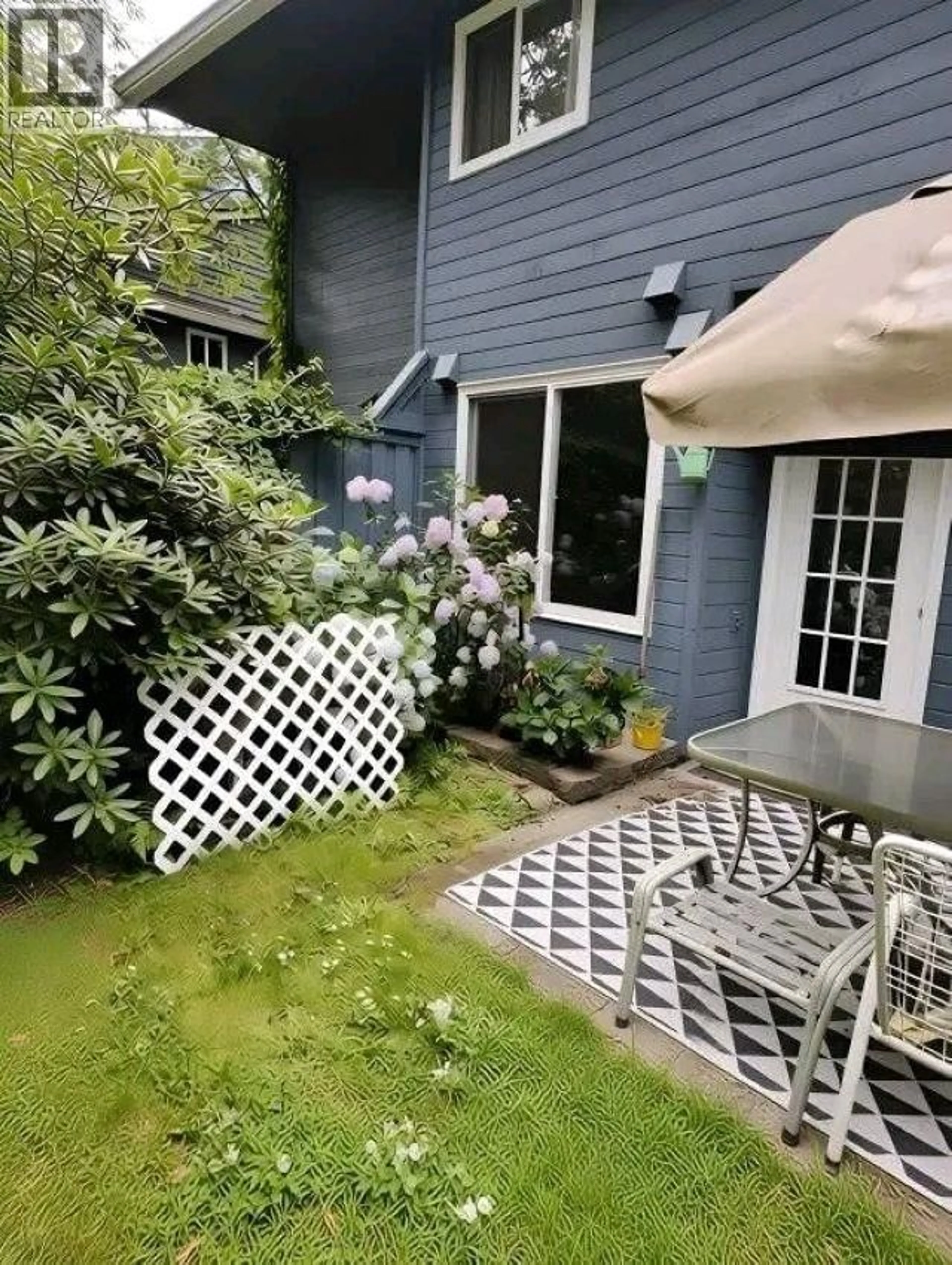 Patio, street for 8354 VINEWOOD PLACE, Burnaby British Columbia V5A3V6