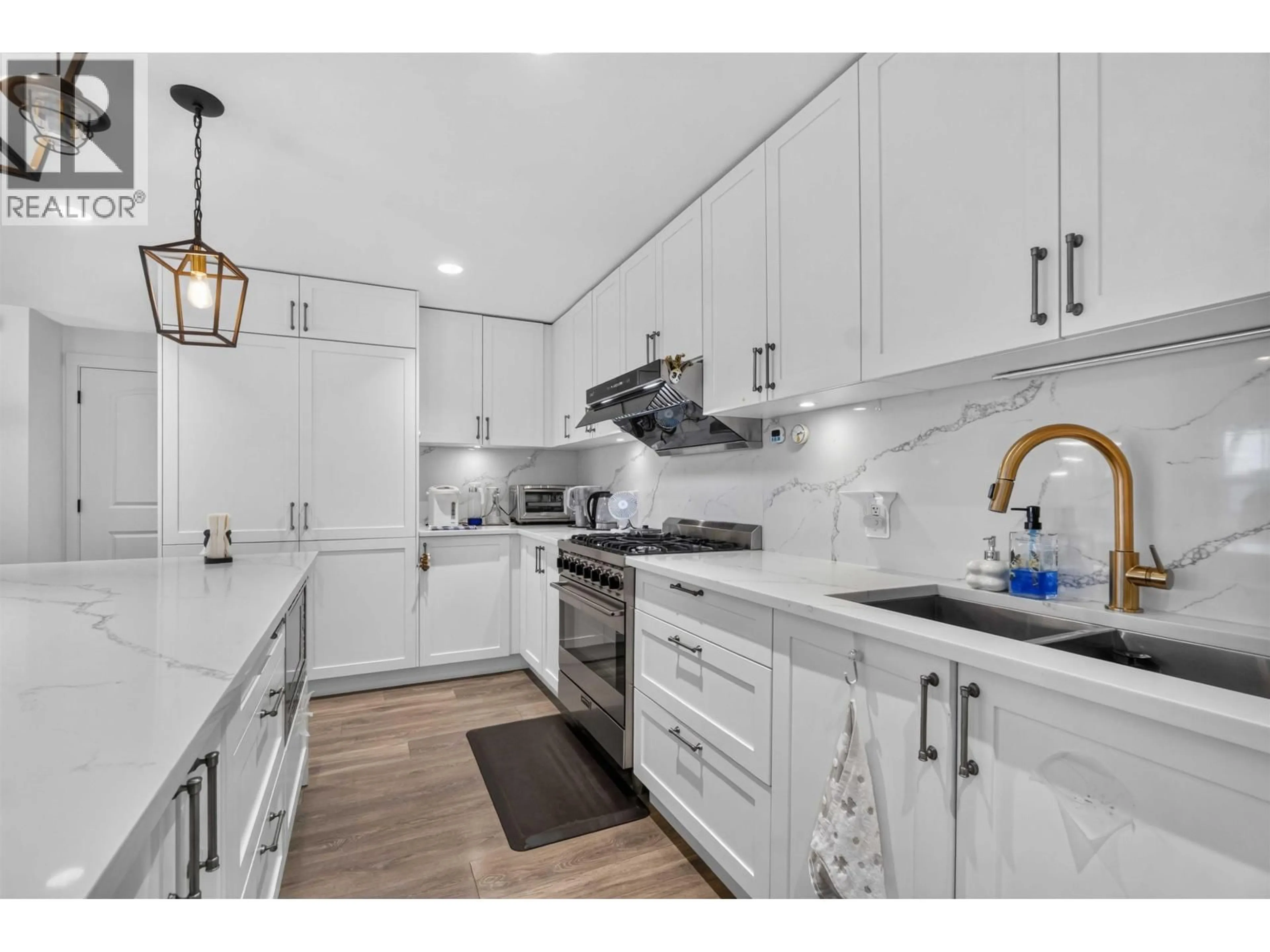 Open concept kitchen, ceramic/tile floor for 451 63RD AVENUE, Vancouver British Columbia V5X0J1
