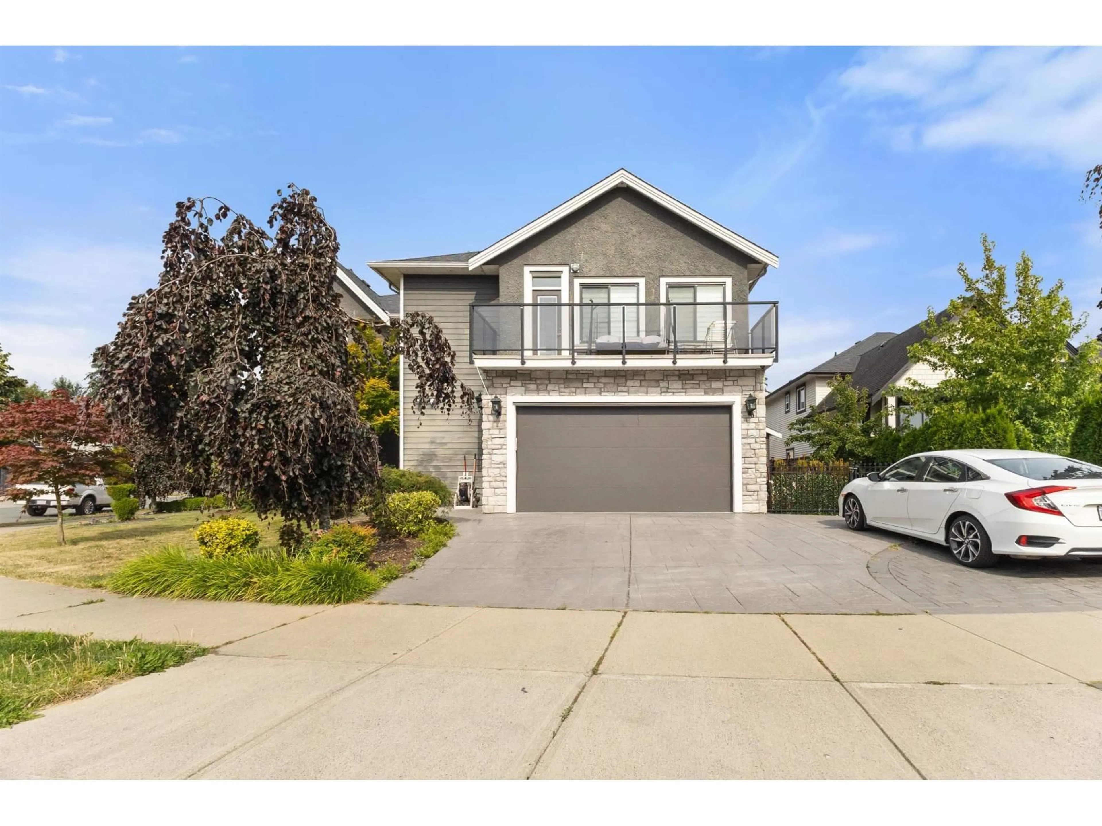 Home with vinyl exterior material, street for 3171 ENGINEER CRESCENT, Abbotsford British Columbia V4X0A7